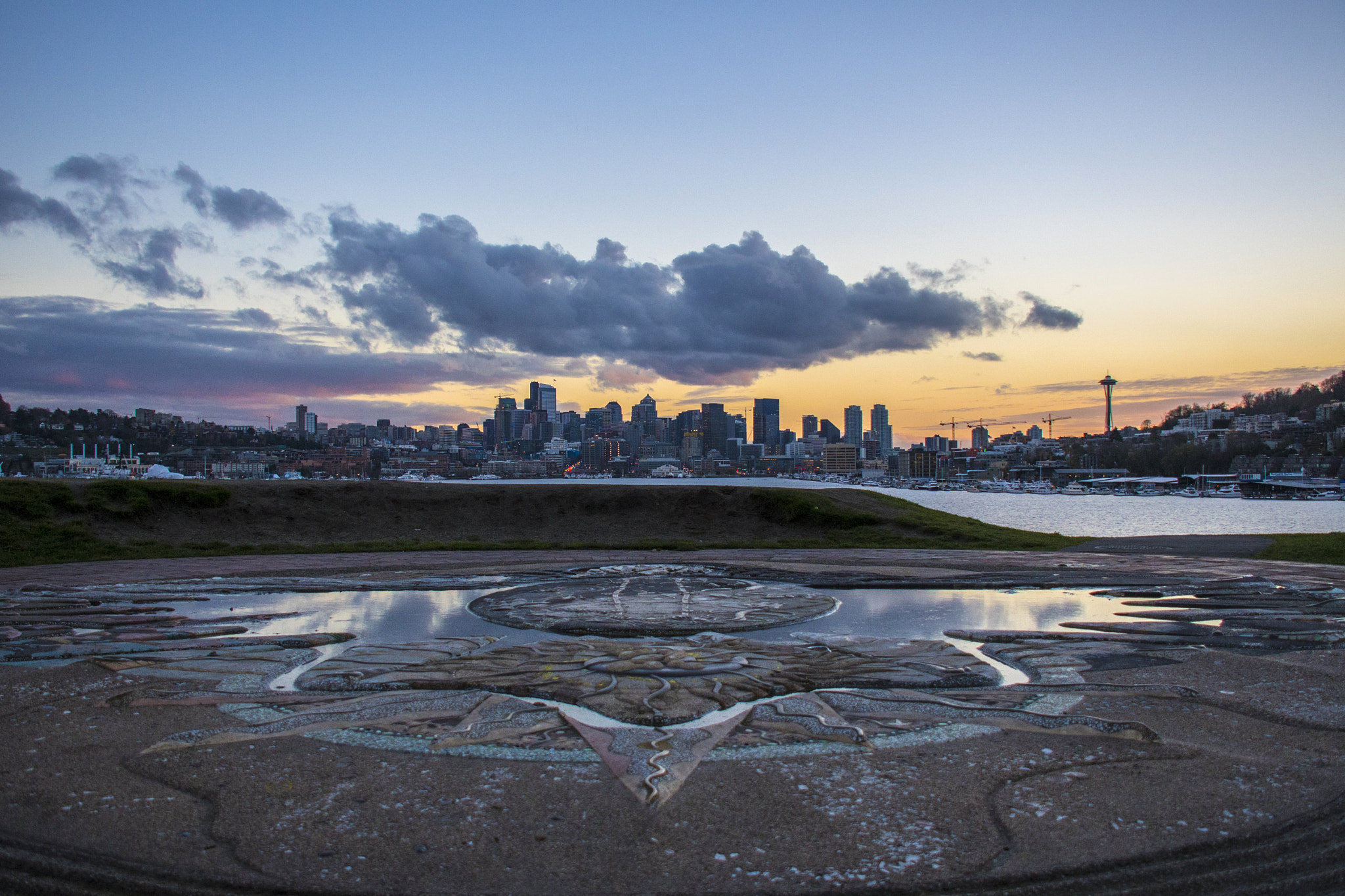 Nikon D500 + Nikon AF-S DX Nikkor 18-300mm F3.5-5.6G ED VR sample photo. Gas works park sun dial photography