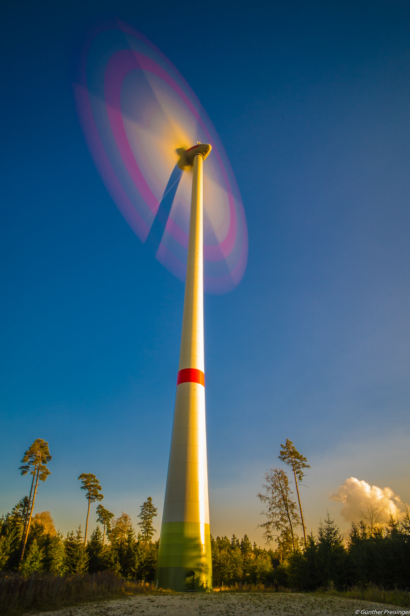 Sony a7 + Voigtlander SUPER WIDE-HELIAR 15mm F4.5 III sample photo. Wind power station landshut photography