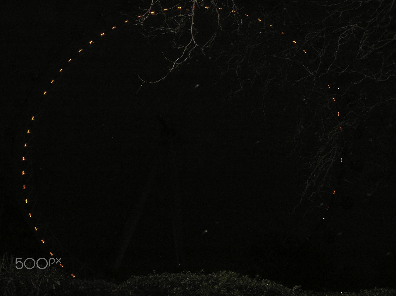 Olympus C750UZ sample photo. Outline of the big wheel of the london eye at night photography