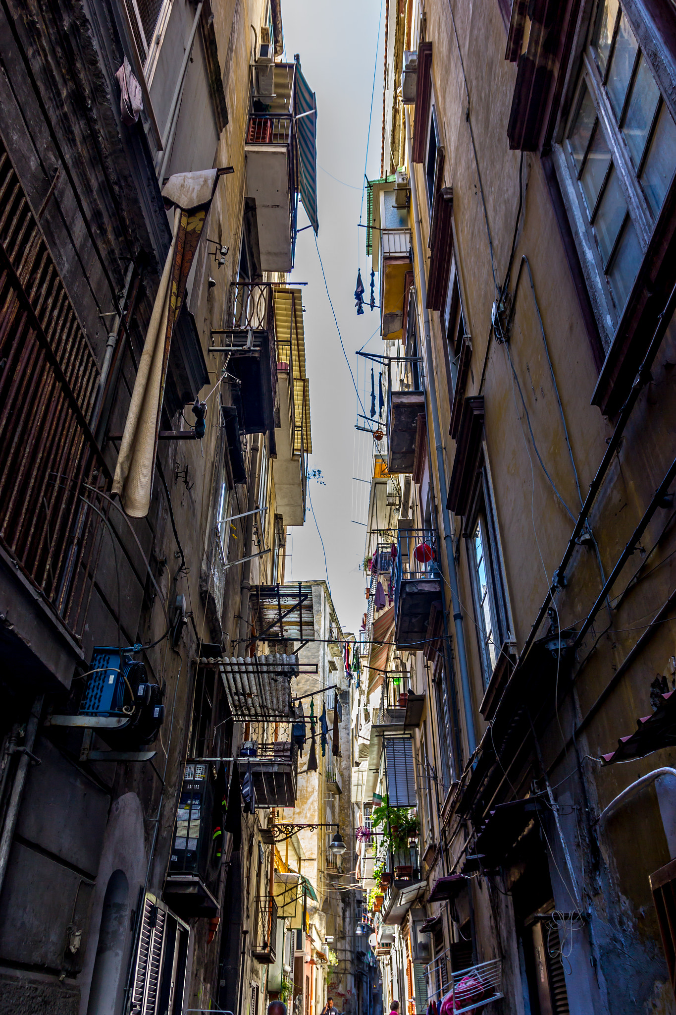 Sigma 17-70mm F2.8-4 DC Macro OS HSM sample photo. Napoli photography