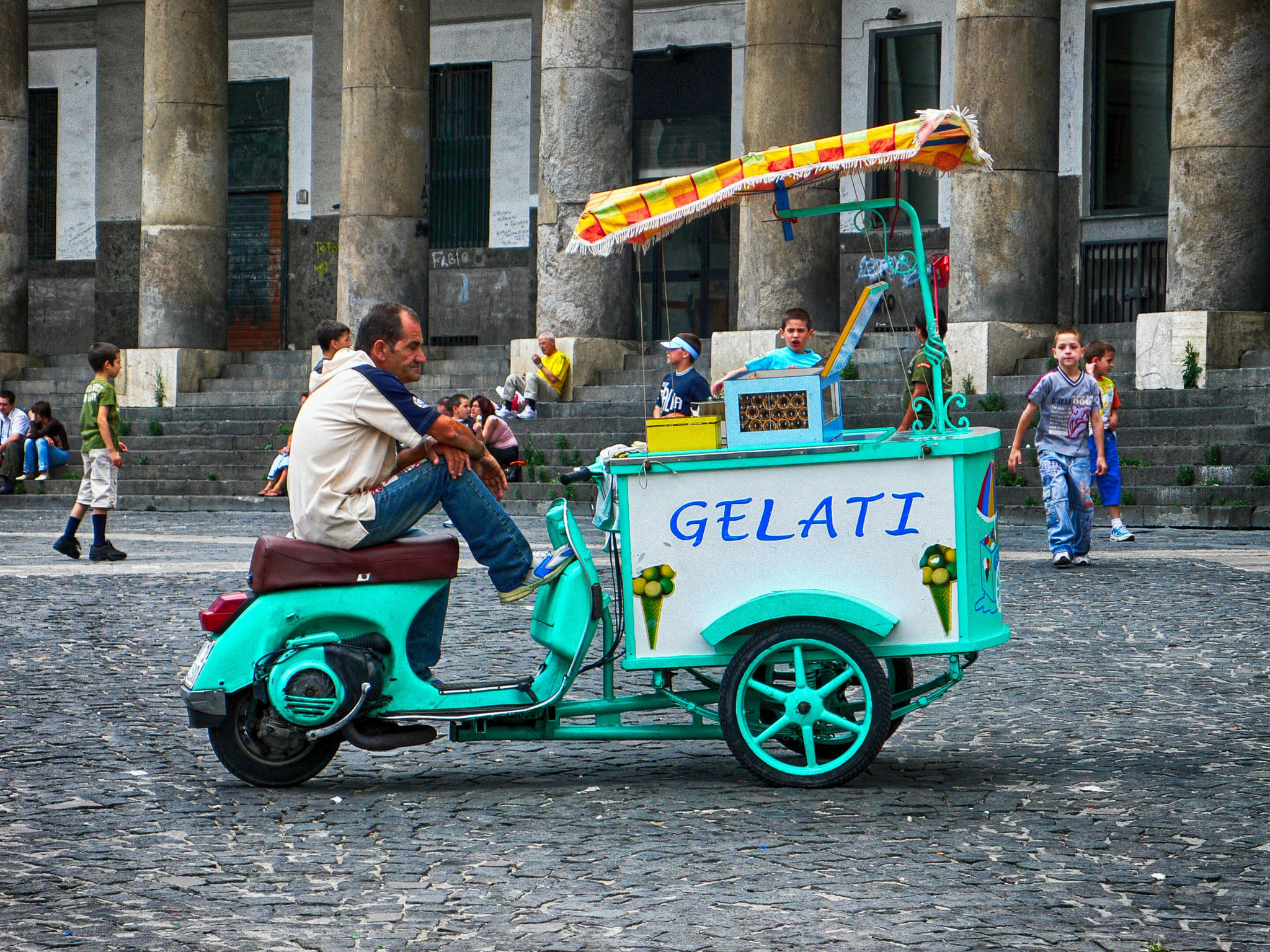 Panasonic DMC-LX1 sample photo. Ice cream in naples photography