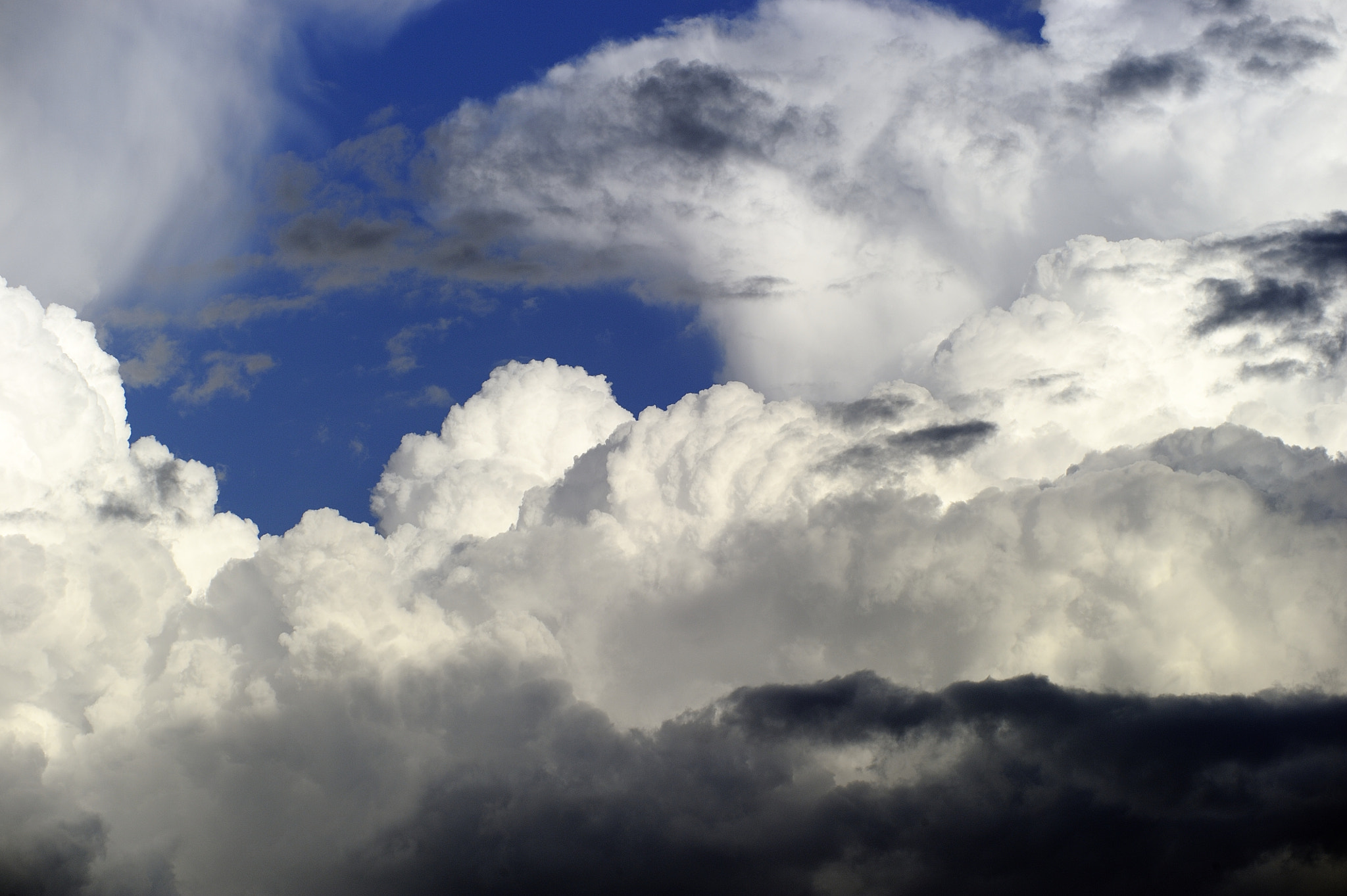 Sigma APO Macro 180mm F3.5 EX DG HSM sample photo. Storm clouds photography