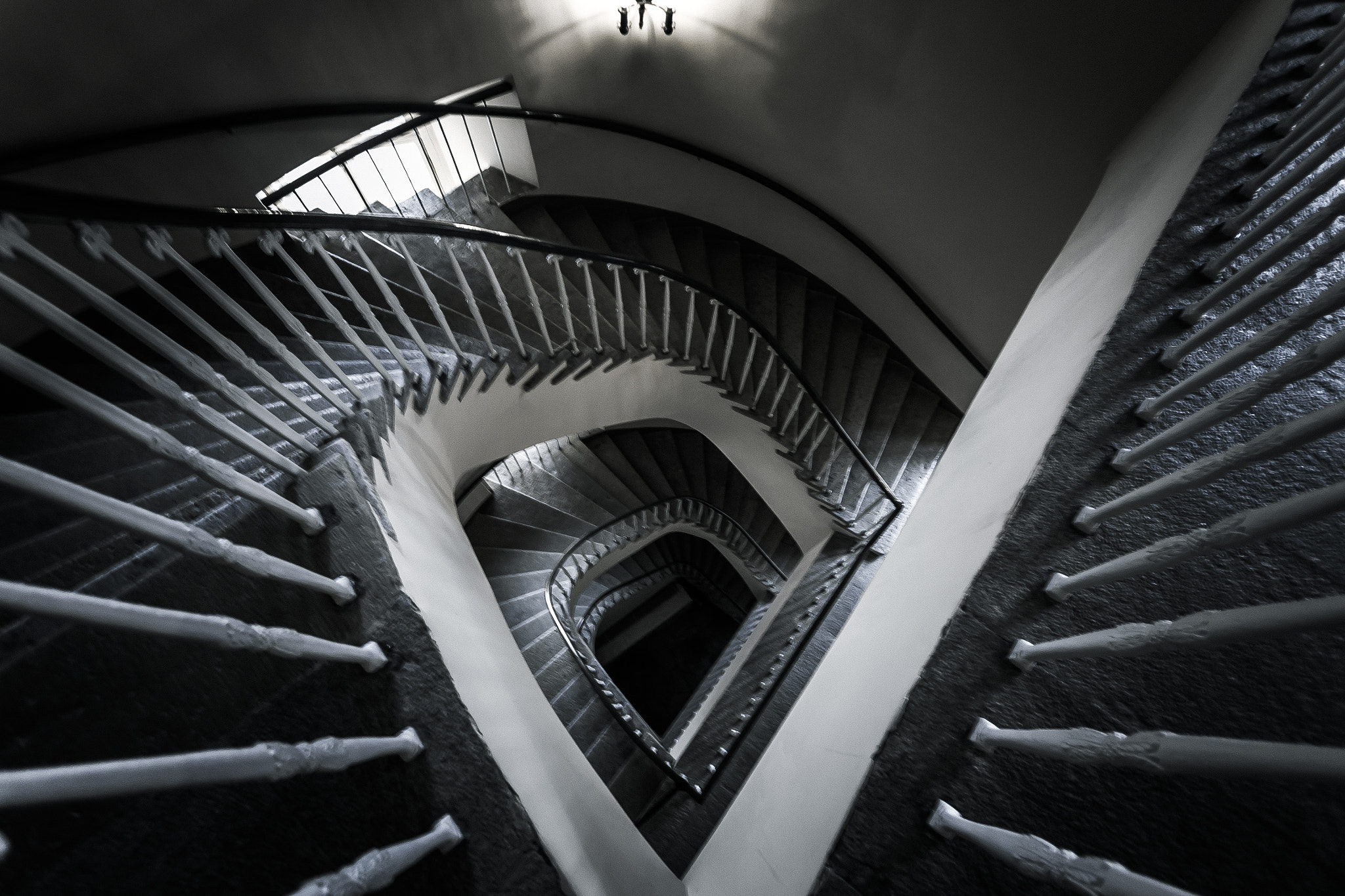 Nikon D3100 + Sigma 10-20mm F3.5 EX DC HSM sample photo. Stairs photography