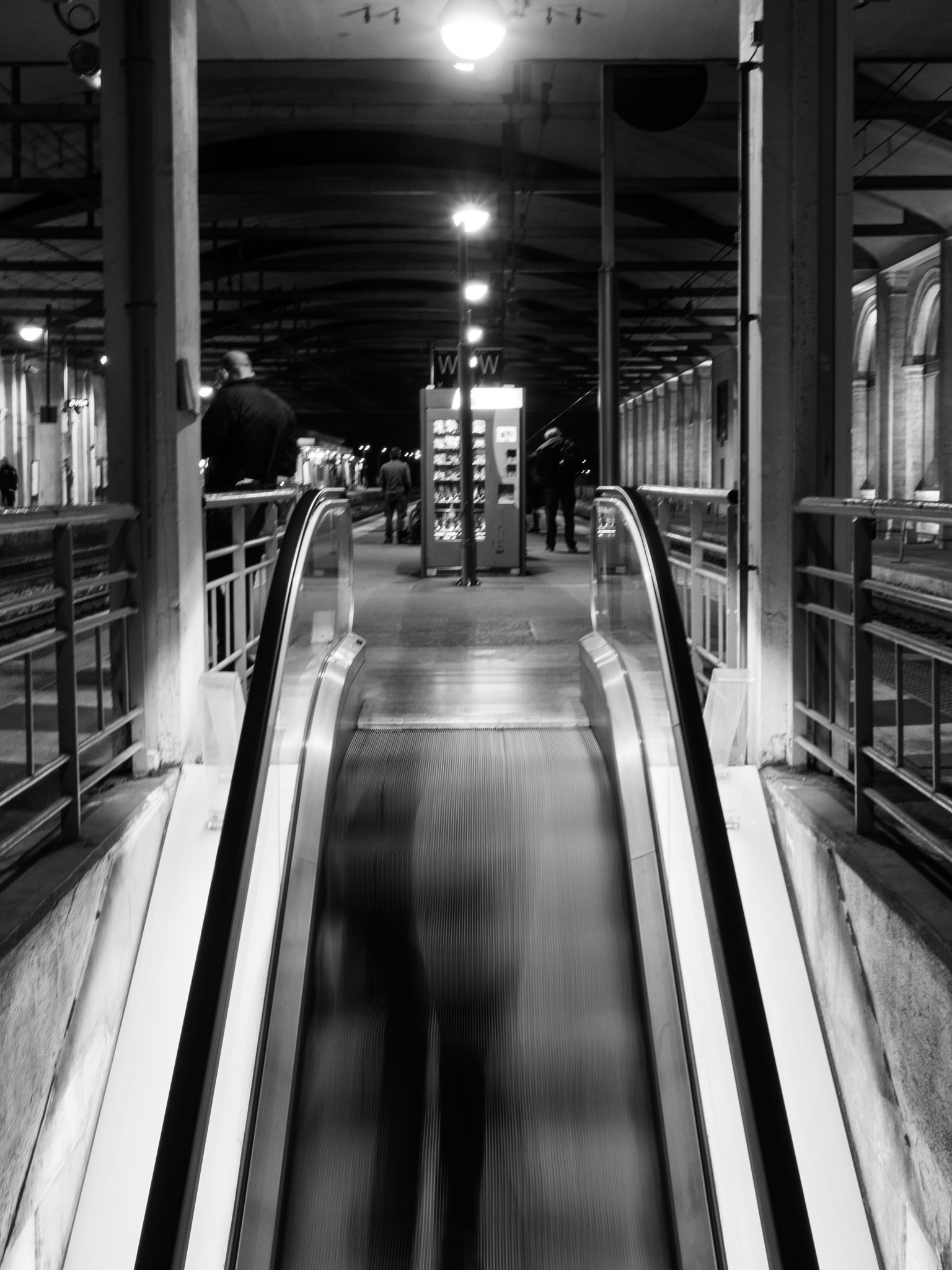 Olympus OM-D E-M5 sample photo. Escalators photography