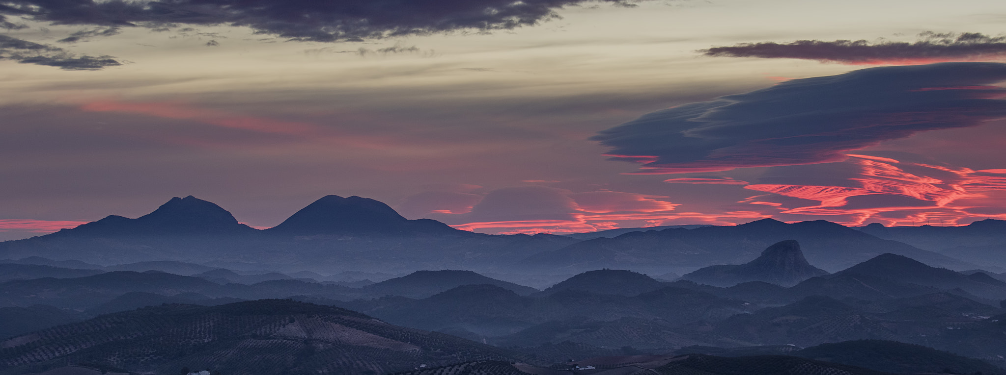 Canon EF 70-200mm F4L USM sample photo. Amanecer rojo photography