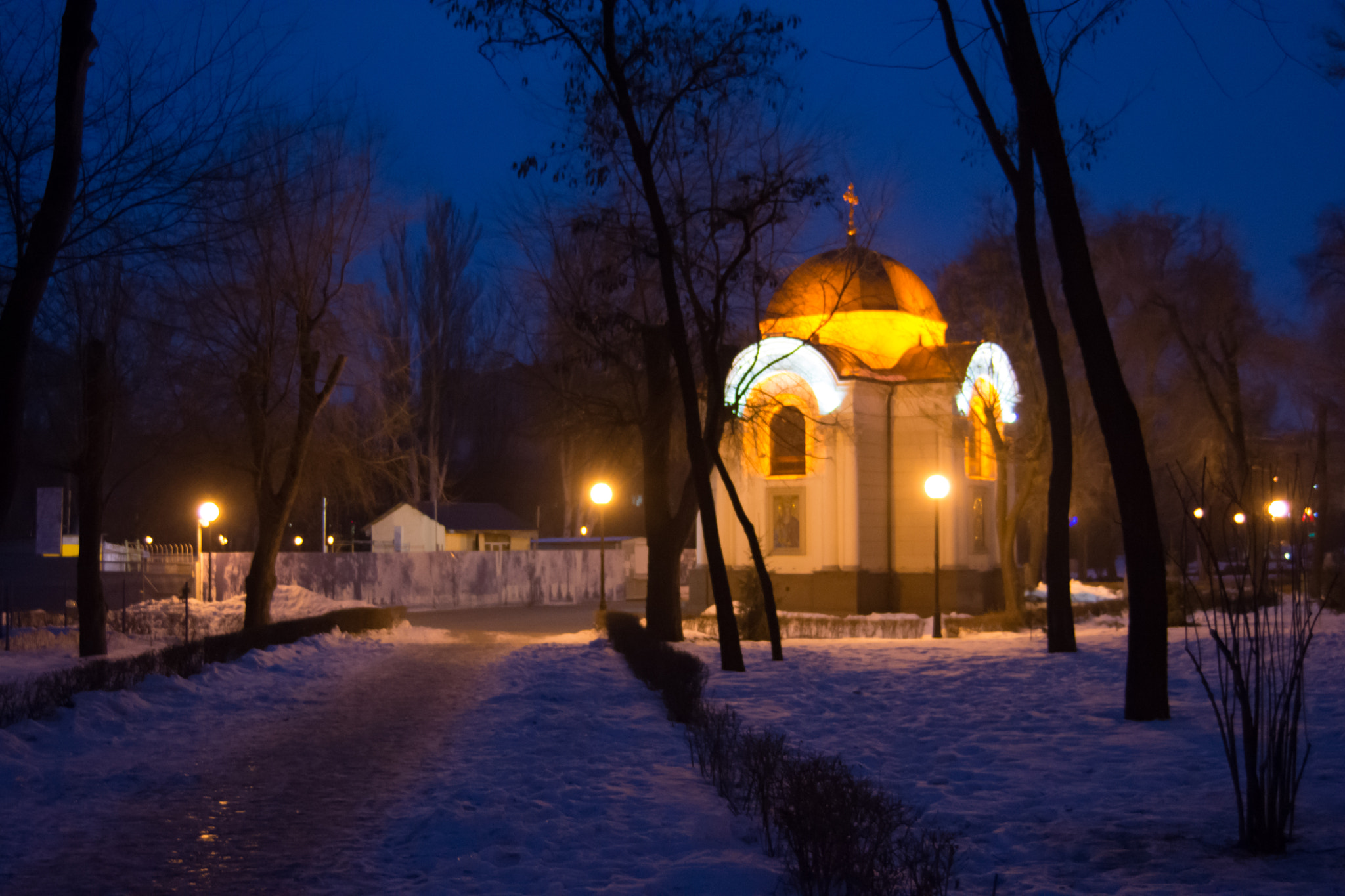 AF Zoom-Nikkor 28-70mm f/3.5-4.5D sample photo. Little church in the winter park photography