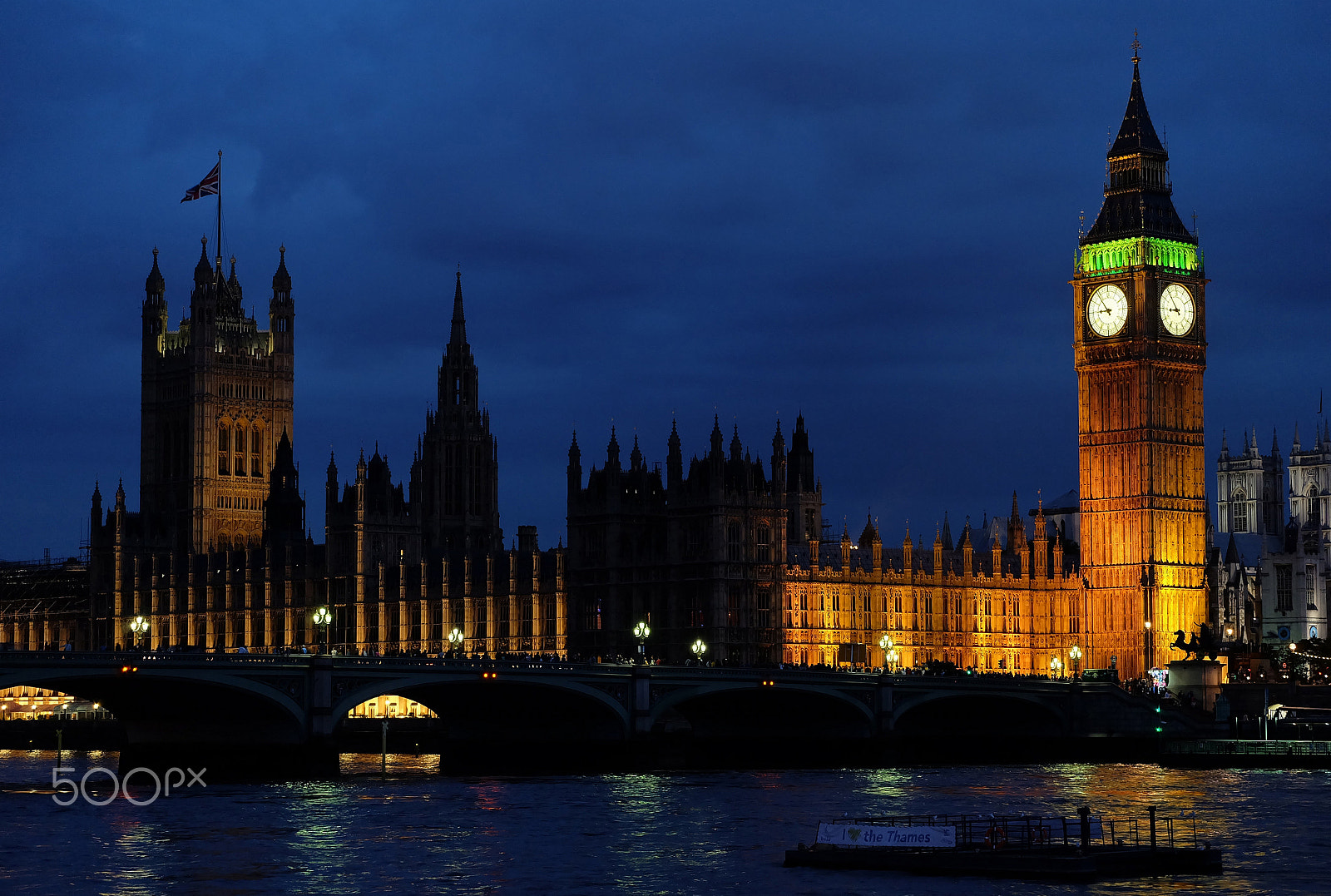 Fujifilm X-A1 + Fujifilm XC 50-230mm F4.5-6.7 OIS sample photo. Parliament of westminster and big ben at night photography