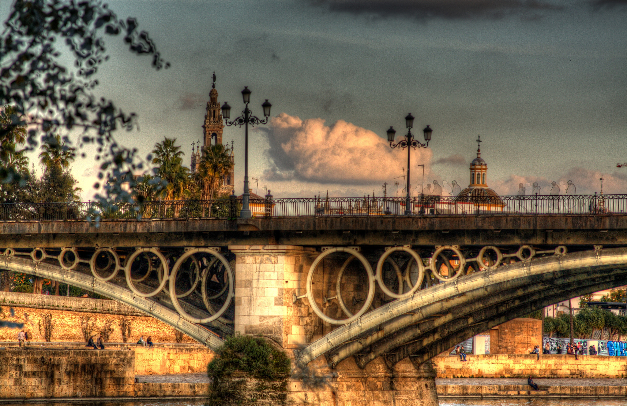 Canon EF 28-105mm f/3.5-4.5 USM sample photo. De paso por sevilla photography