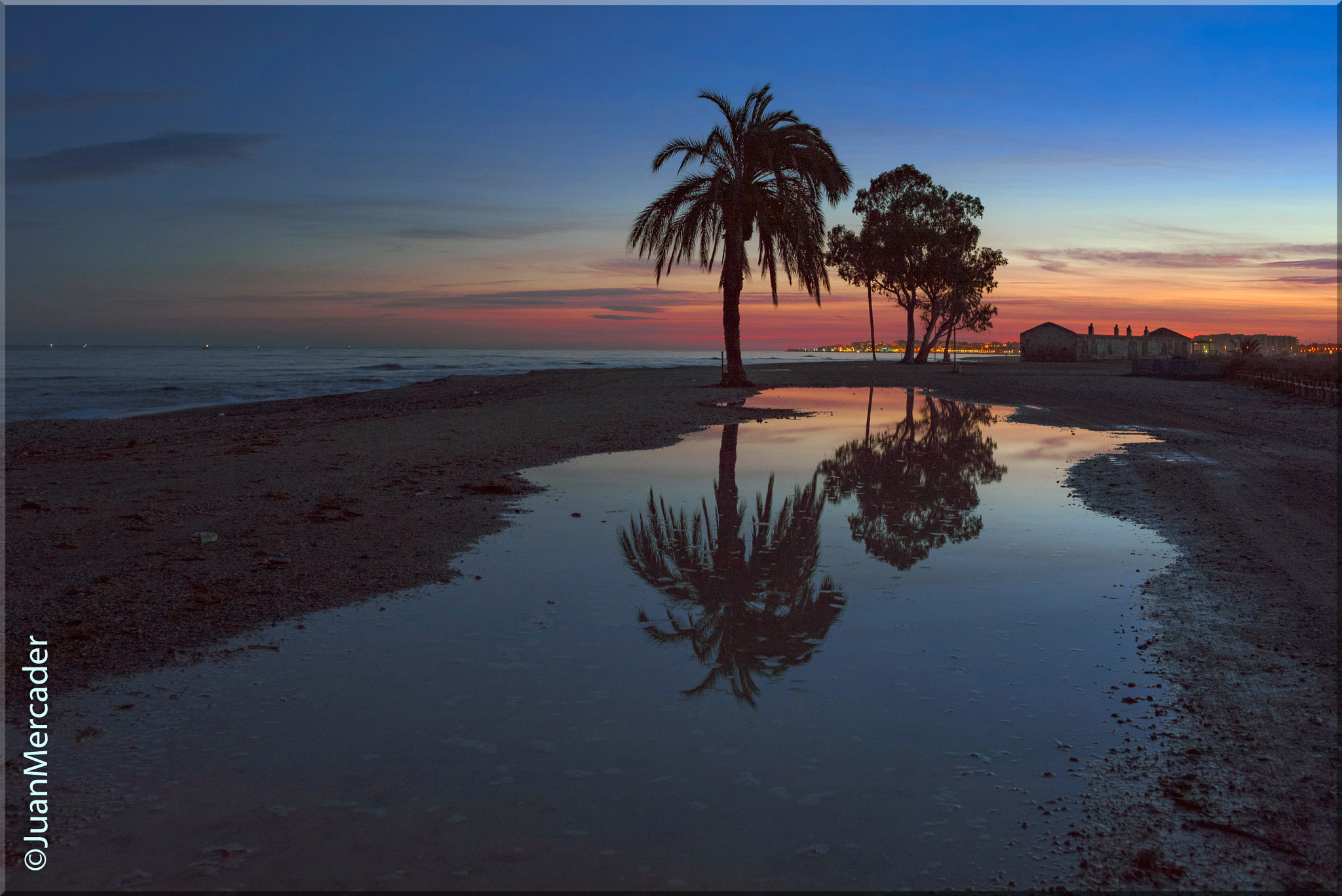 Nikon D750 + Nikon AF-S DX Nikkor 35mm F1.8G sample photo. Playa los bajos photography