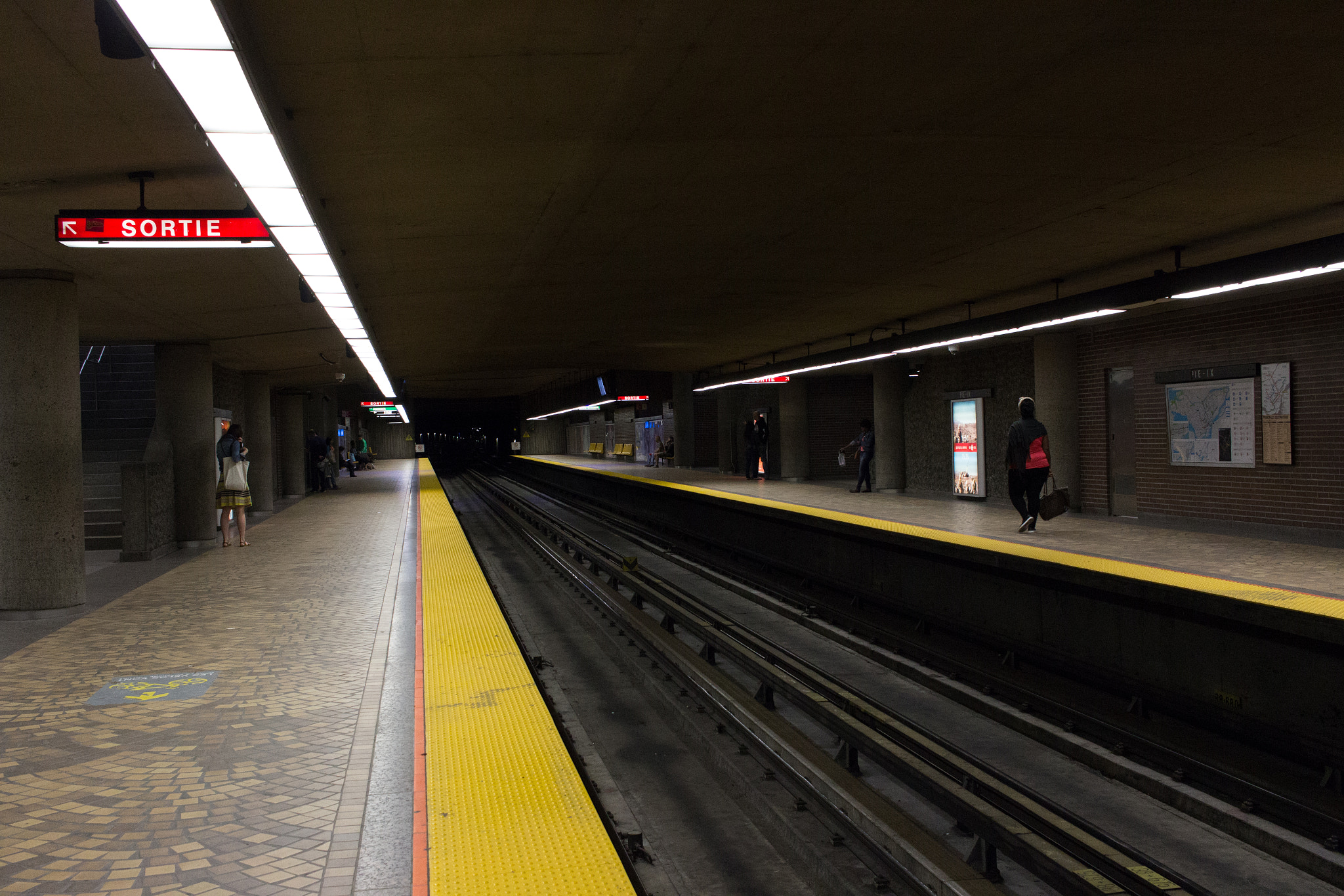 Canon EF-S 24mm F2.8 STM sample photo. Metro de montreal photography