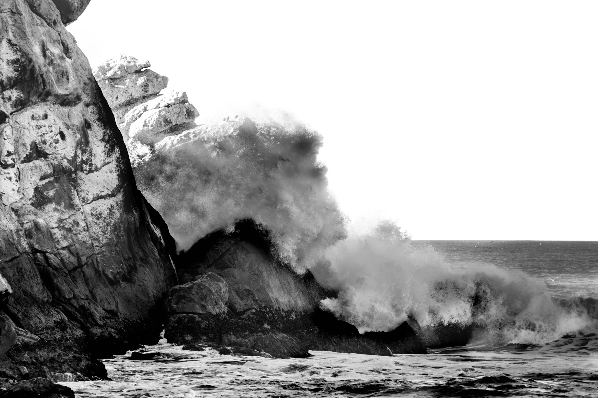 Nikon D7100 + AF Nikkor 70-210mm f/4-5.6 sample photo. Morro bay wave photography