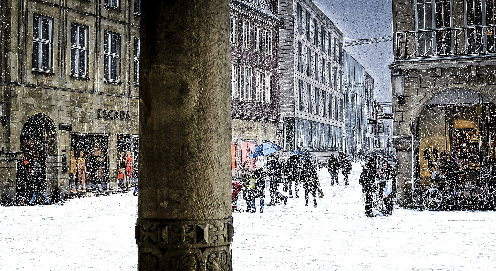 Sony Alpha NEX-3N + Sigma 30mm F2.8 EX DN sample photo. Winter in the city photography