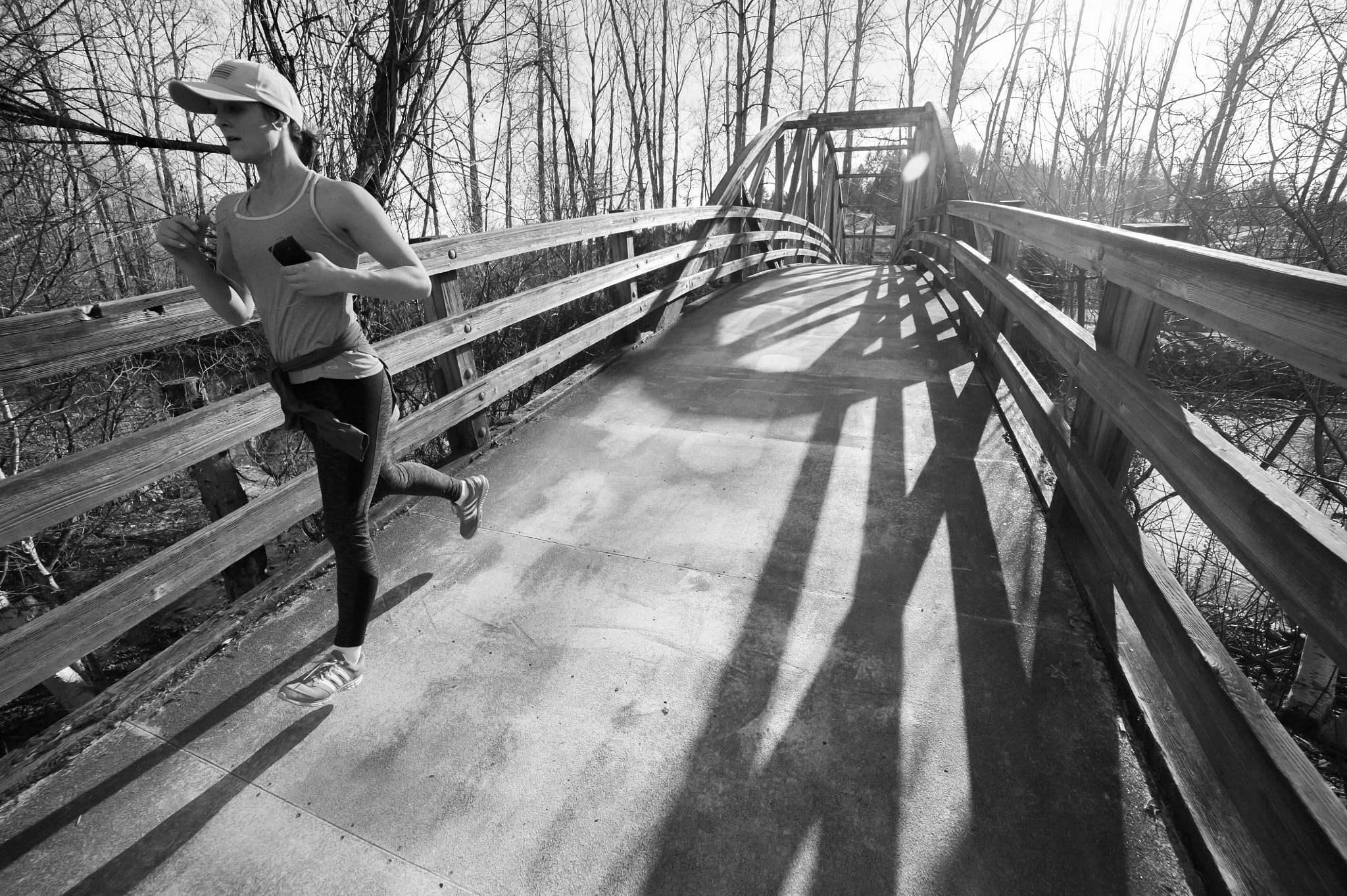 Samyang 14mm F2.8 ED AS IF UMC sample photo. Winter sun run across bridge photography