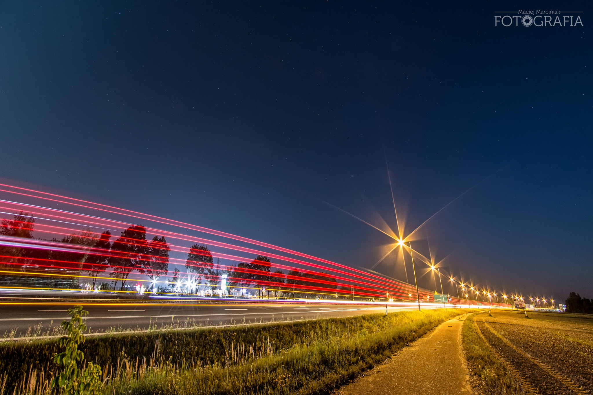 Samyang 8mm F3.5 Aspherical IF MC Fisheye sample photo. Road at night photography