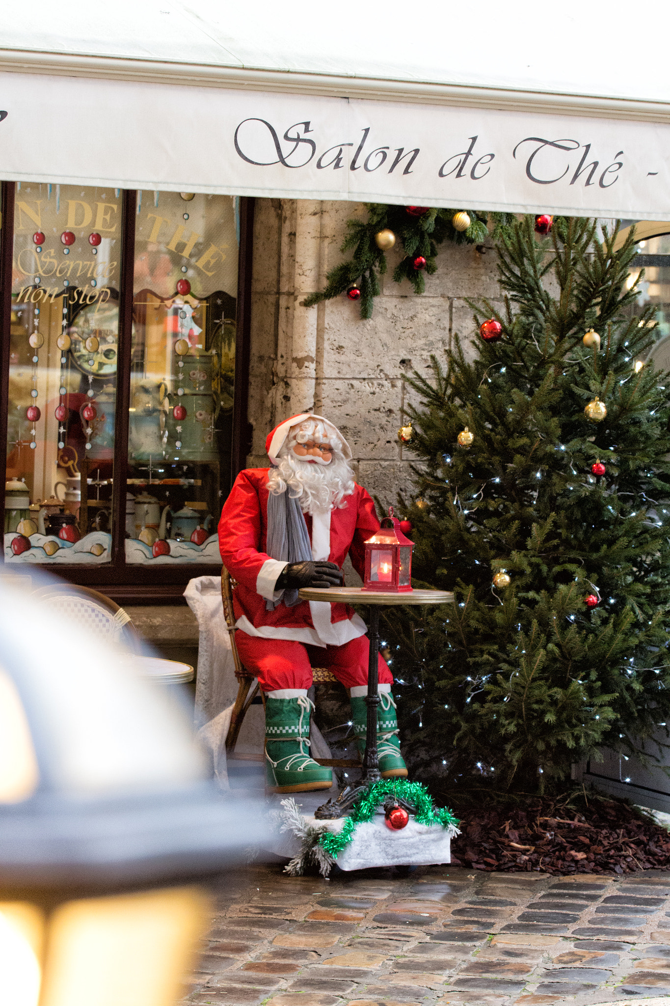 Canon EOS 700D (EOS Rebel T5i / EOS Kiss X7i) + Canon EF 70-200mm F4L USM sample photo. Christmas, santa, tea photography