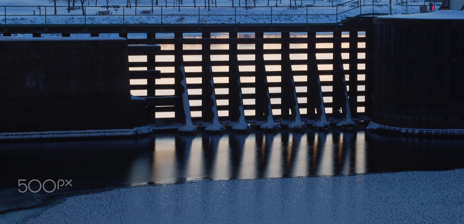 AF Zoom-Nikkor 35-70mm f/3.3-4.5 sample photo. Bridge patterm photography