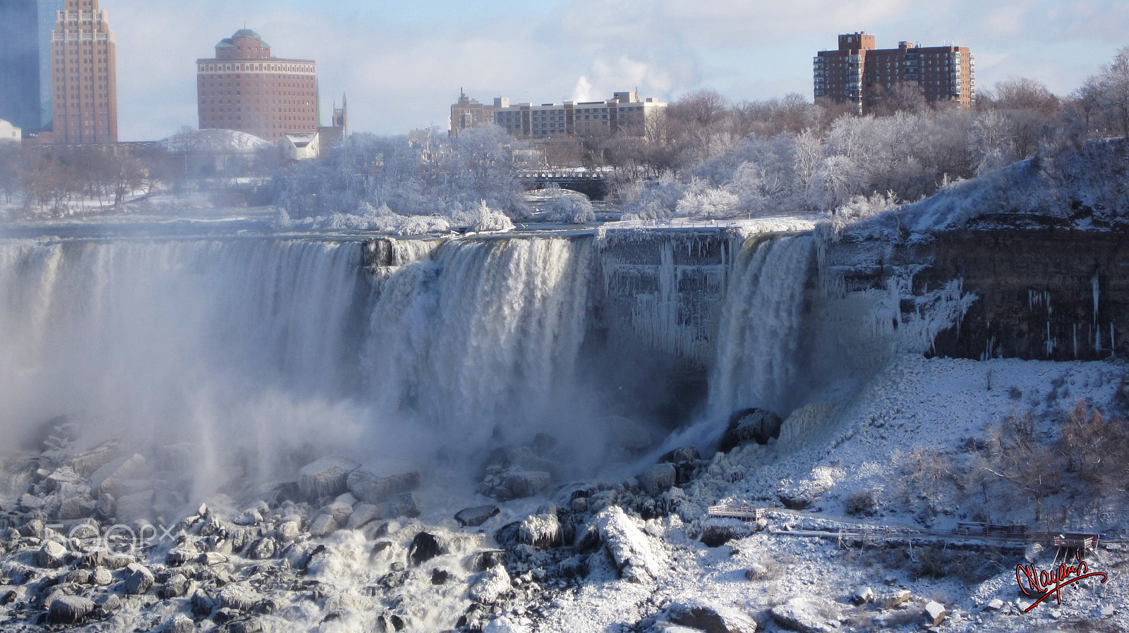 Canon PowerShot SD1200 IS (Digital IXUS 95 IS / IXY Digital 110 IS) sample photo. Niagara fall in winter photography