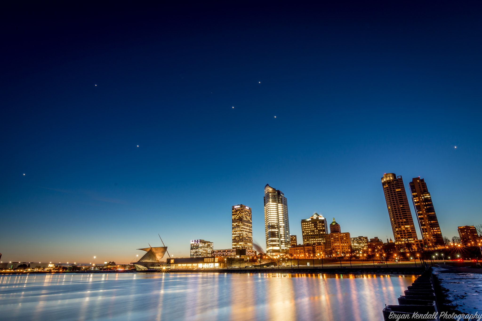 Tokina AT-X Pro 11-16mm F2.8 DX sample photo. Milwaukee cityscape photography