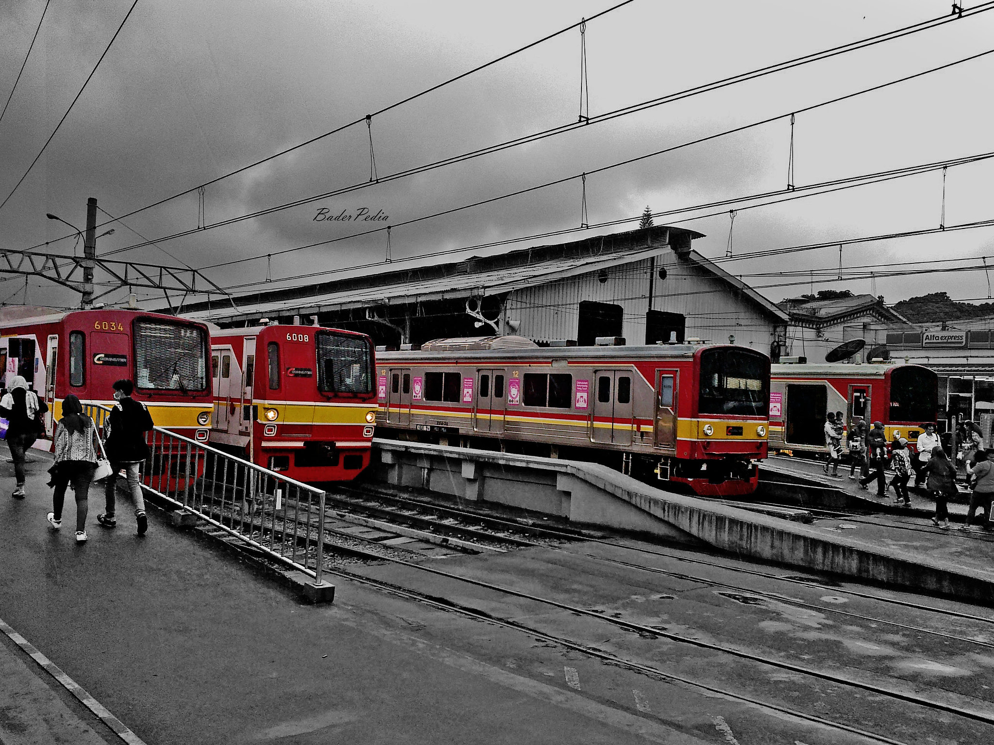 Nokia C5-03 sample photo. Indonesian railways 2 photography