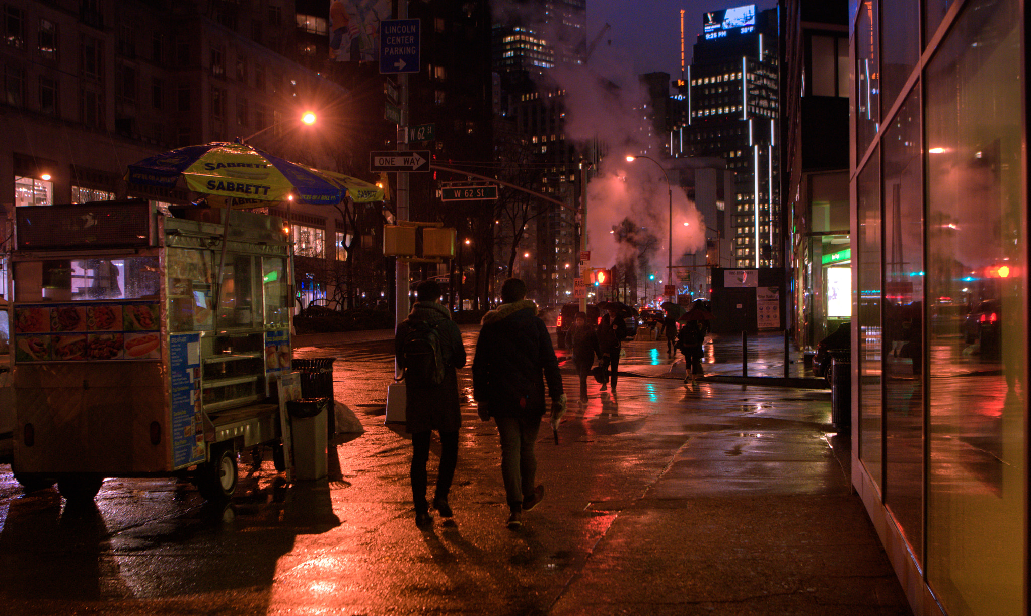 Nikon AF-S Nikkor 24-70mm F2.8E ED VR sample photo. City life photography