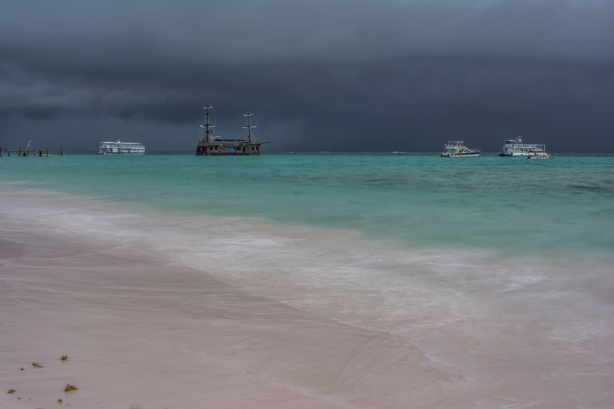 Nikon AF Nikkor 24-85mm F2.8-4D IF sample photo. Dark day photography