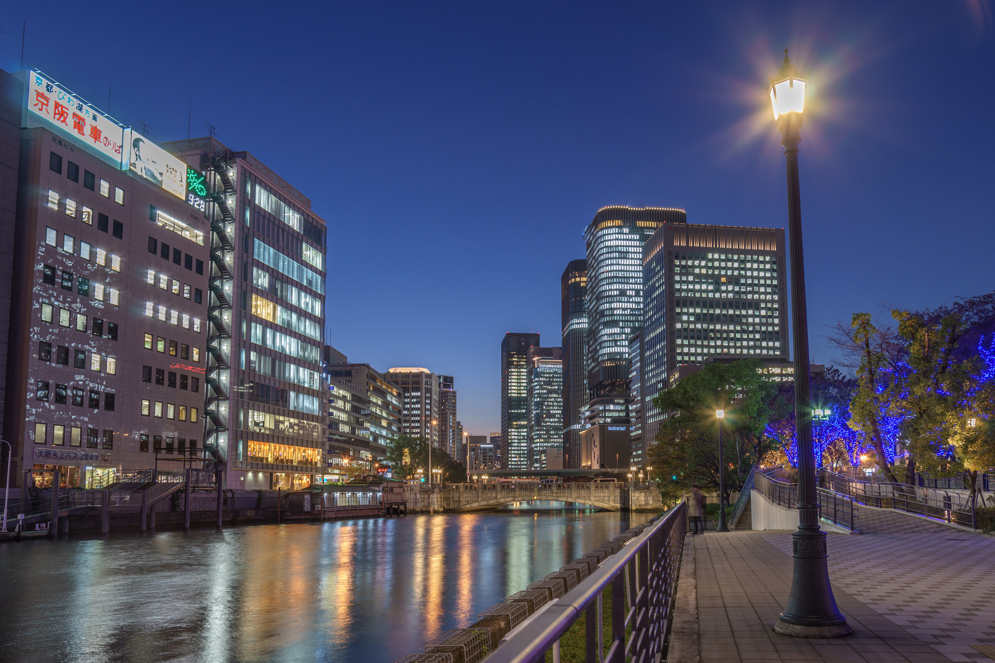 Sony a7 sample photo. Yodayabashi night photography