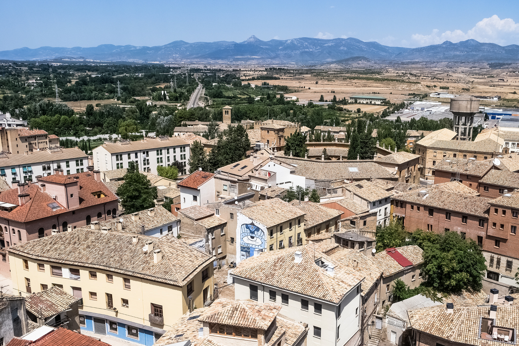 Samsung NX500 + Samsung NX 16-50mm F3.5-5.6 Power Zoom ED OIS sample photo. Huesca seen from the cathedral photography