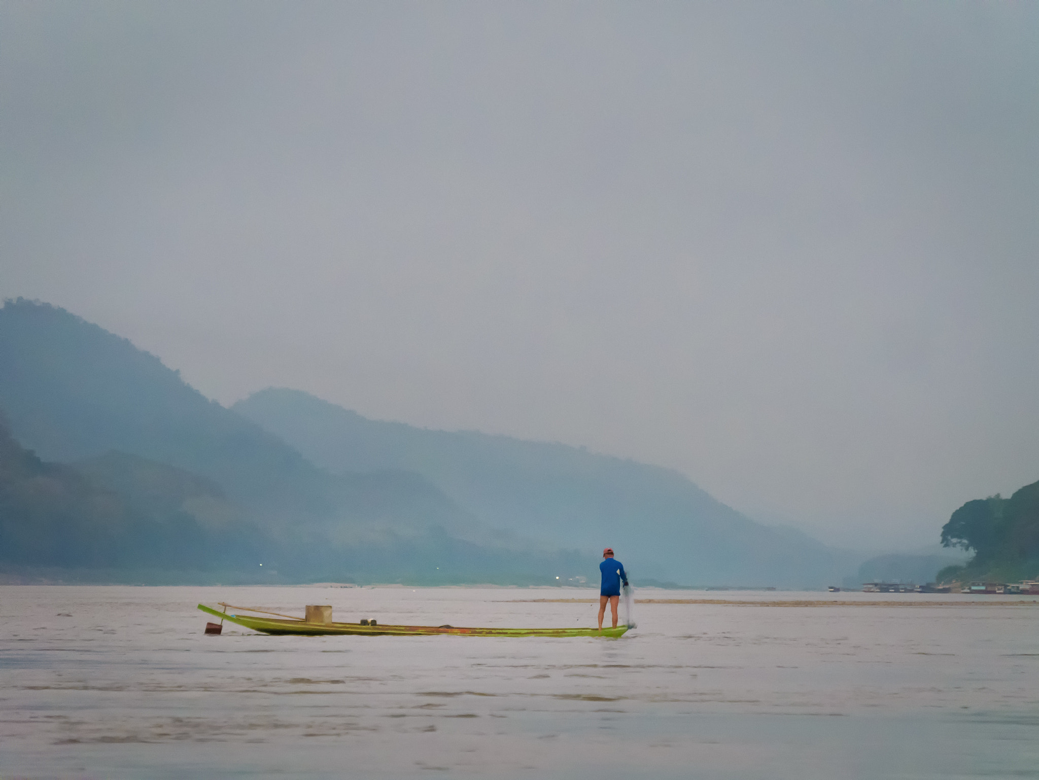 Panasonic Lumix DMC-G7 sample photo. Fishing on the mekong photography