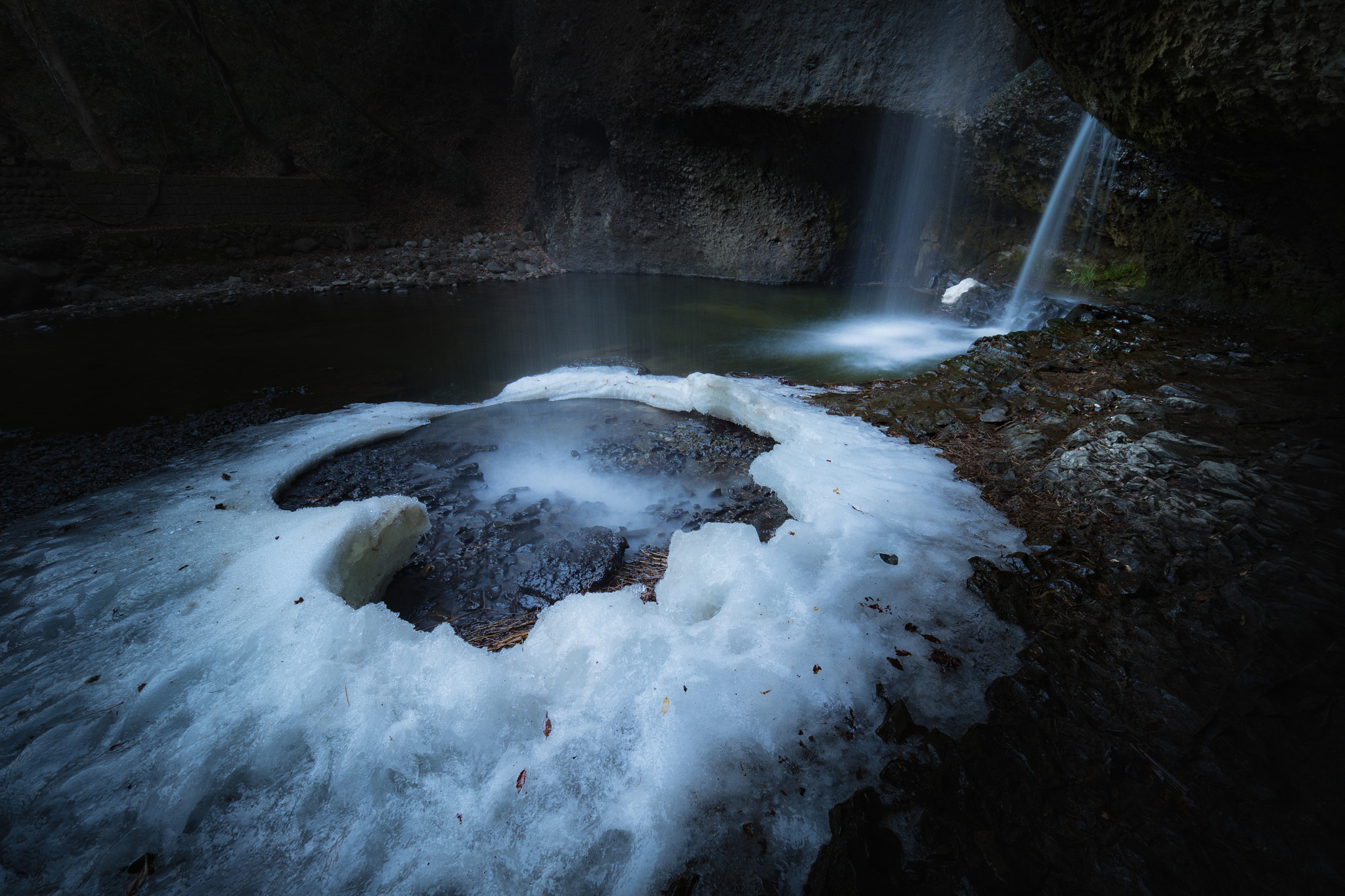 Olympus OM-D E-M1 Mark II + Olympus M.Zuiko Digital ED 7-14mm F2.8 PRO sample photo. Waterfall and remaining snow photography