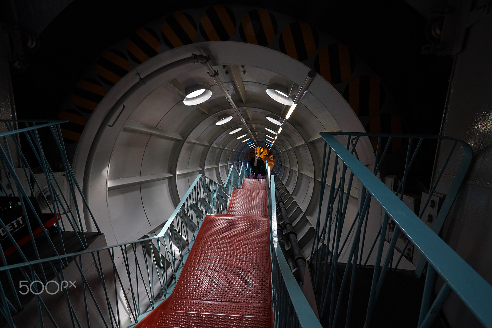 Canon EF-S 10-22mm F3.5-4.5 USM sample photo. Inside  atom (brusseles) photography
