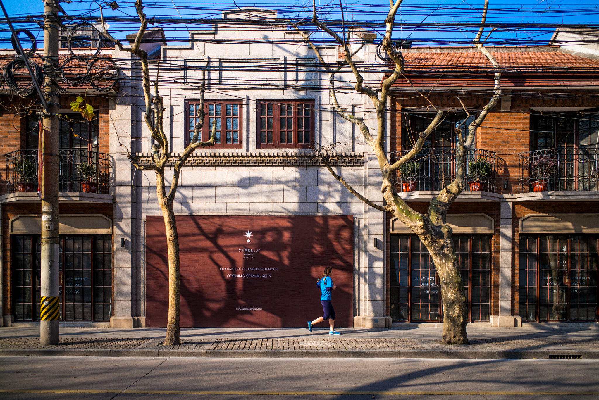 Leica Elmarit-M 28mm F2.8 ASPH sample photo. Girl's jogging photography