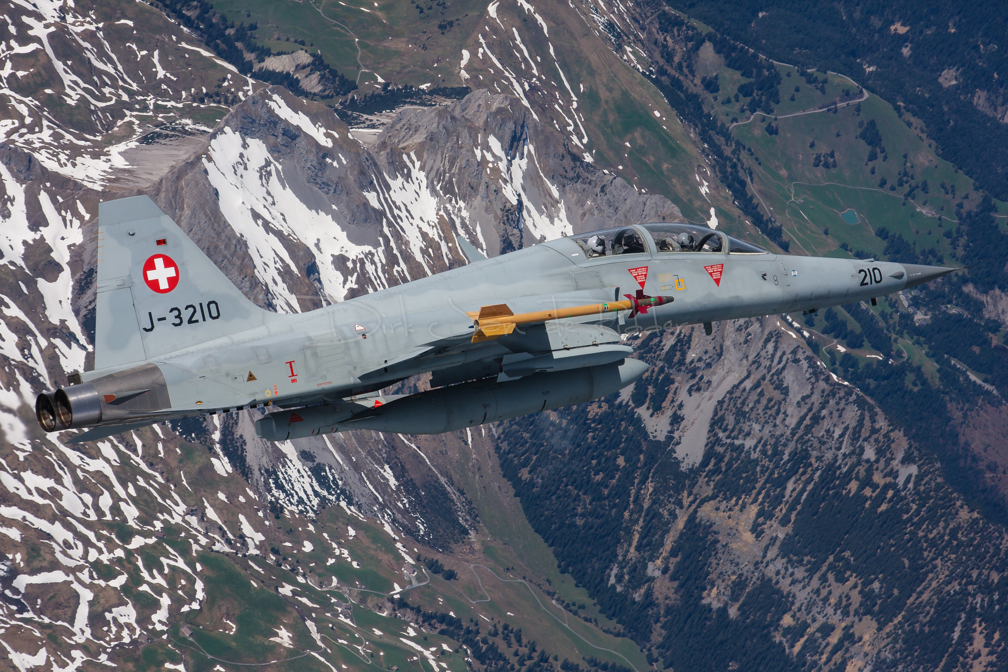 Canon EOS 40D + Canon EF 24-105mm F4L IS USM sample photo. Swiss air force f-5f tiger ii j-3210 photography