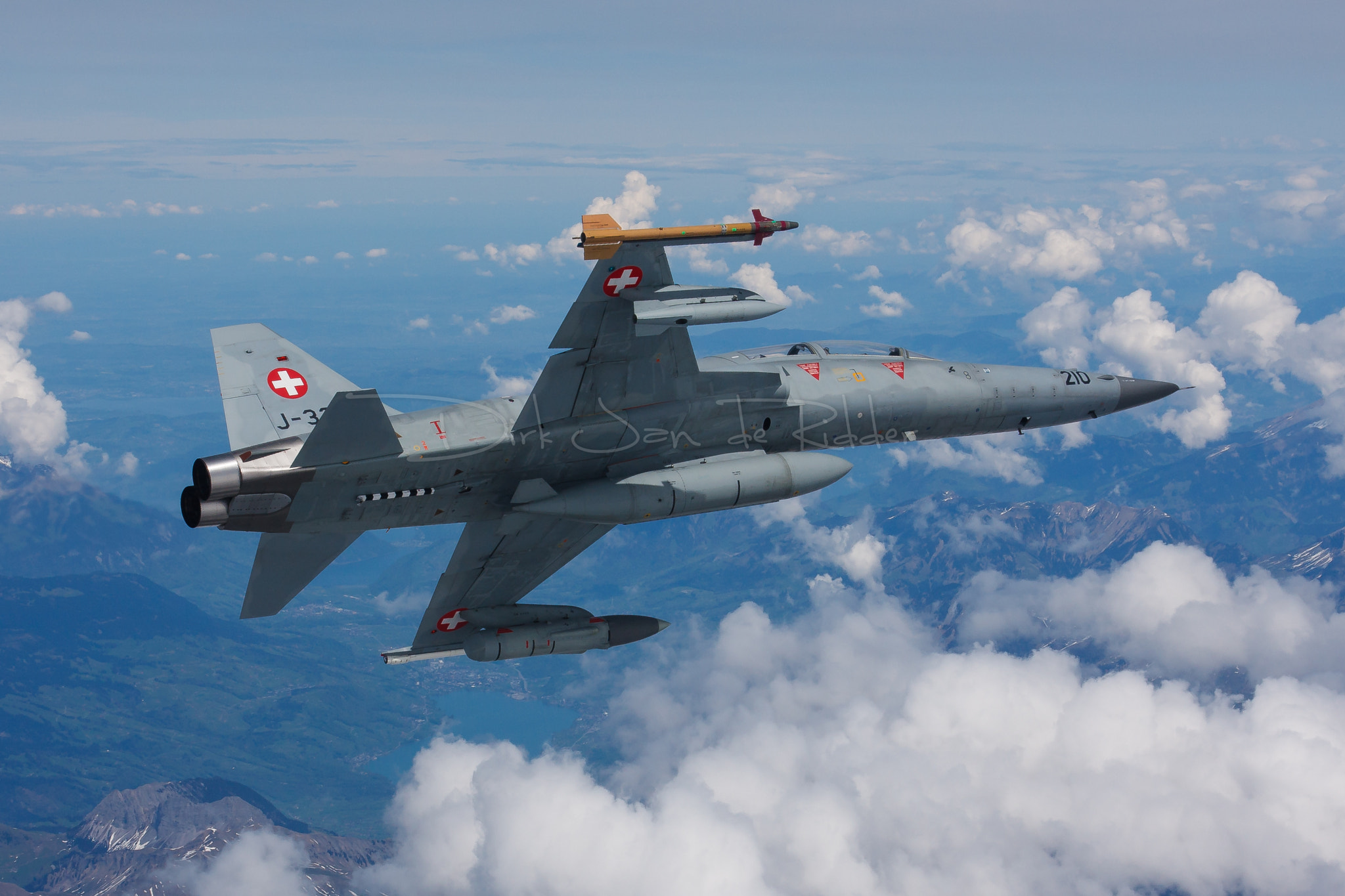 Canon EOS 40D + Canon EF 24-105mm F4L IS USM sample photo. Swiss air force f-5f tiger ii j-3210 photography