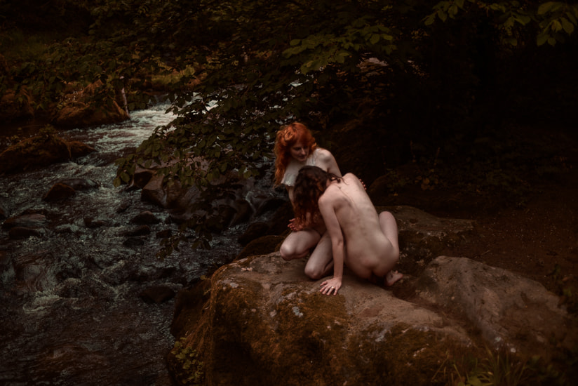 Nikon D610 sample photo. Pre-raphaelite sisterhood photography