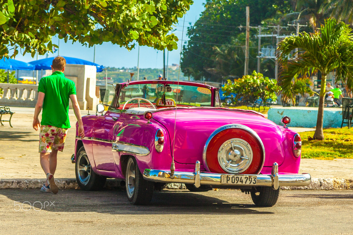 Canon EF-S 17-85mm F4-5.6 IS USM sample photo. The colors of cuban cars photography