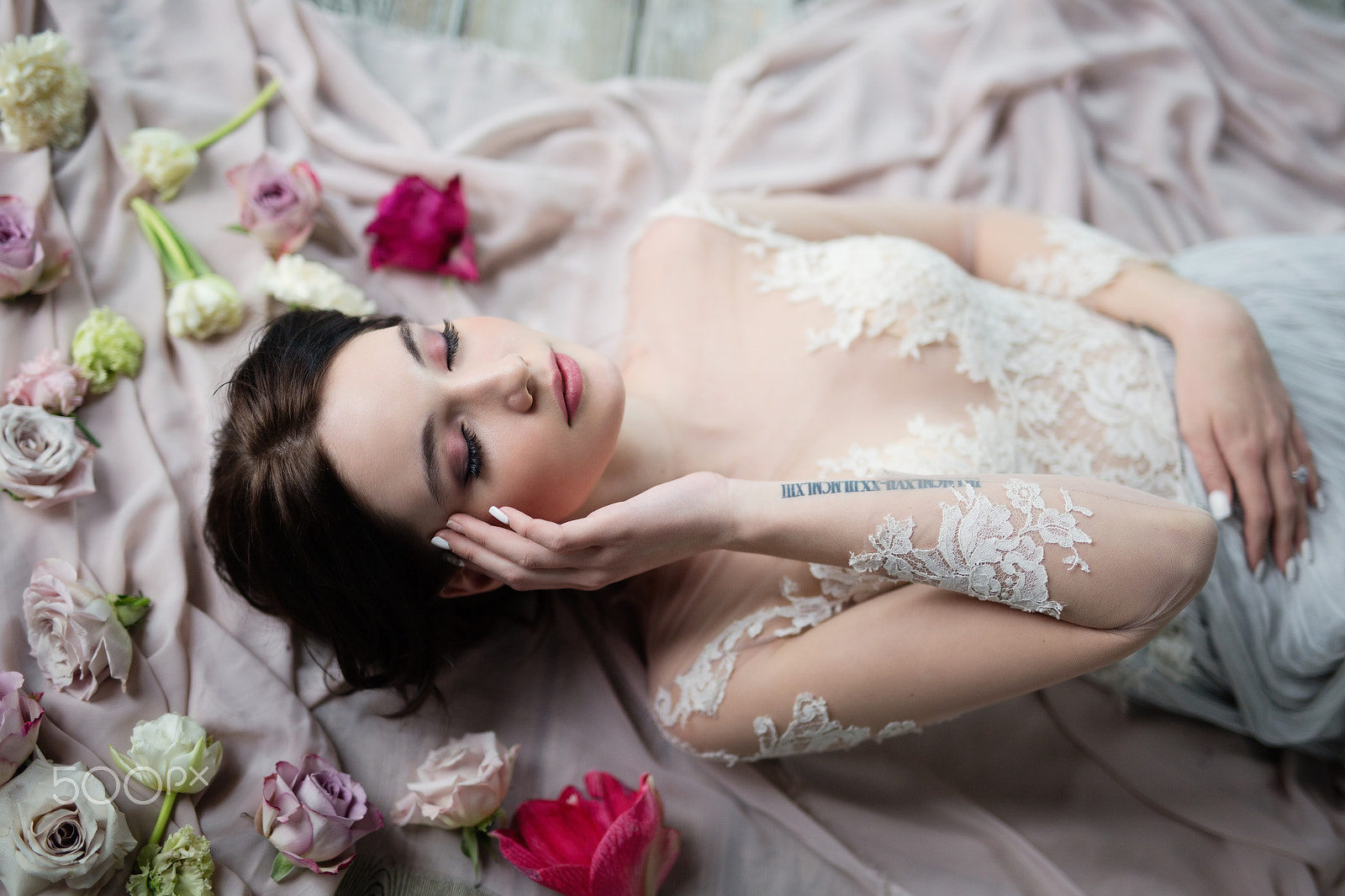 Canon EOS 6D + ZEISS Milvus 50mm F1.4 sample photo. Yana the sleeping beauty photography