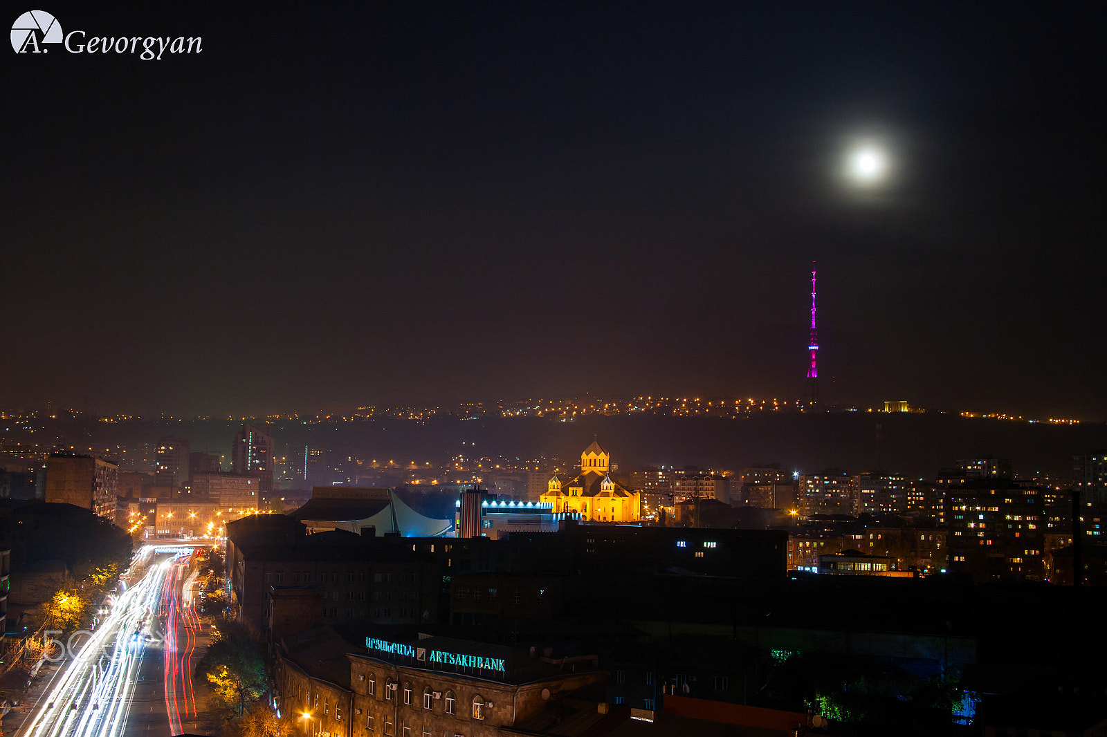 Canon EF 28-135mm F3.5-5.6 IS USM sample photo. Yerevan at night photography