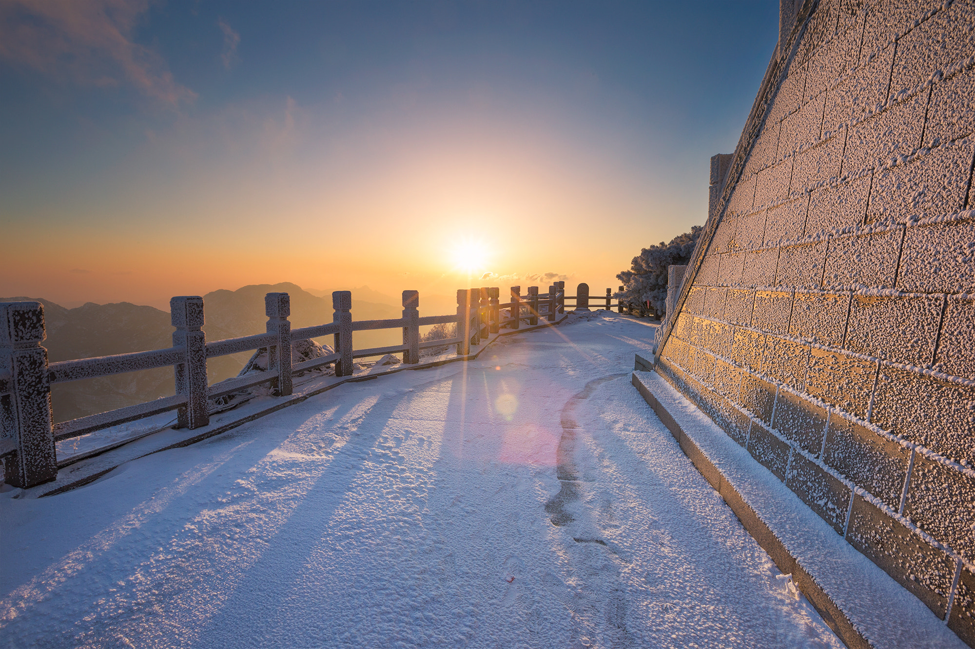 Canon EF 16-35mm F2.8L II USM sample photo. 日出 photography