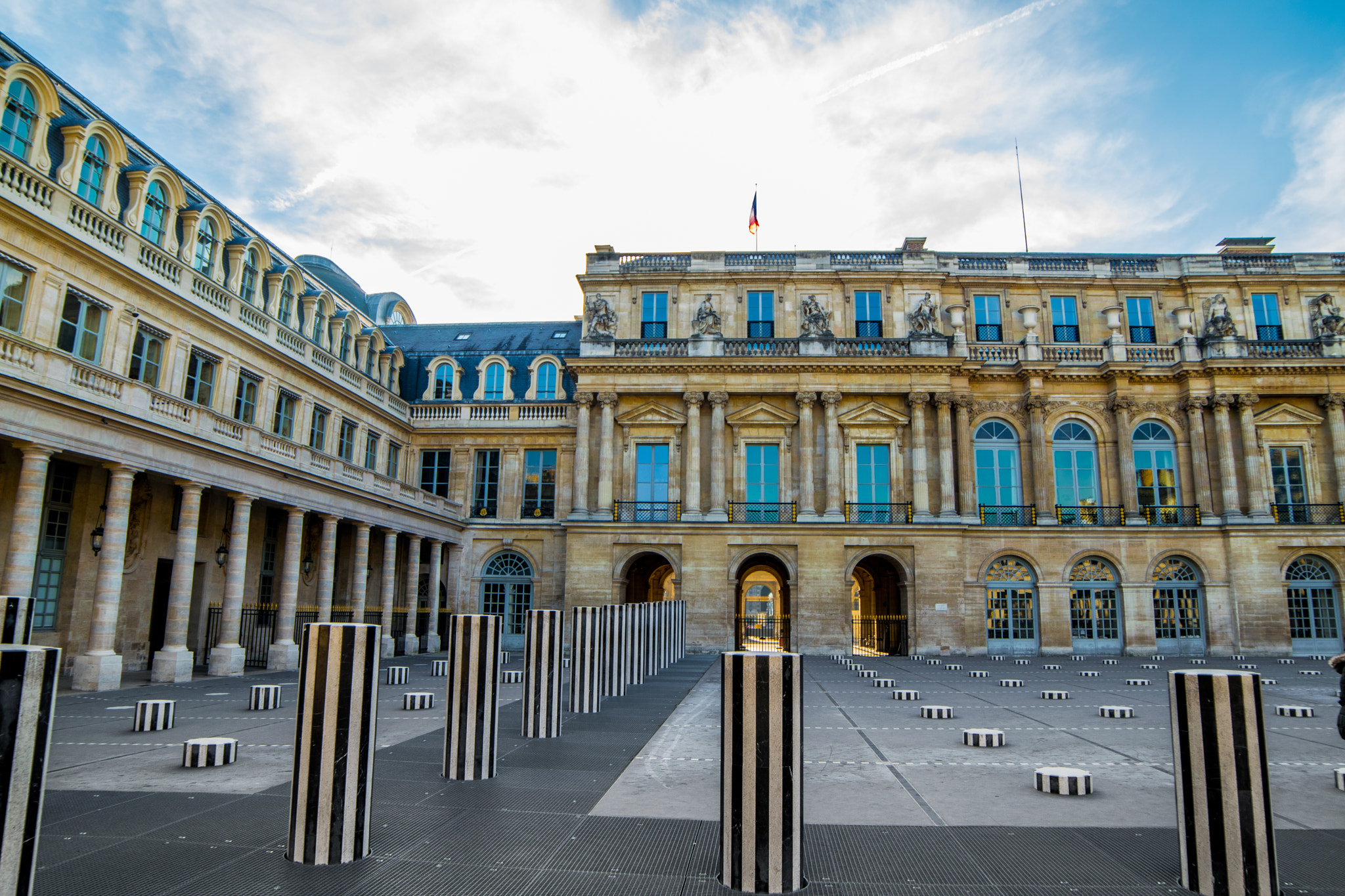 Samyang 14mm F2.8 ED AS IF UMC sample photo. Blue sky in paris, palais royal photography
