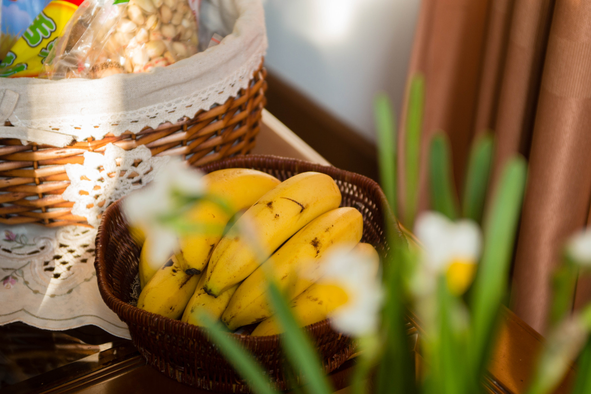 Nikon D610 sample photo. Bananas, light and narcissus photography