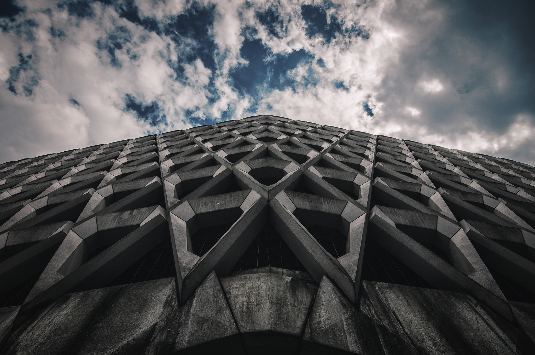 Tokina AT-X Pro 11-16mm F2.8 DX sample photo. Triplicate photography