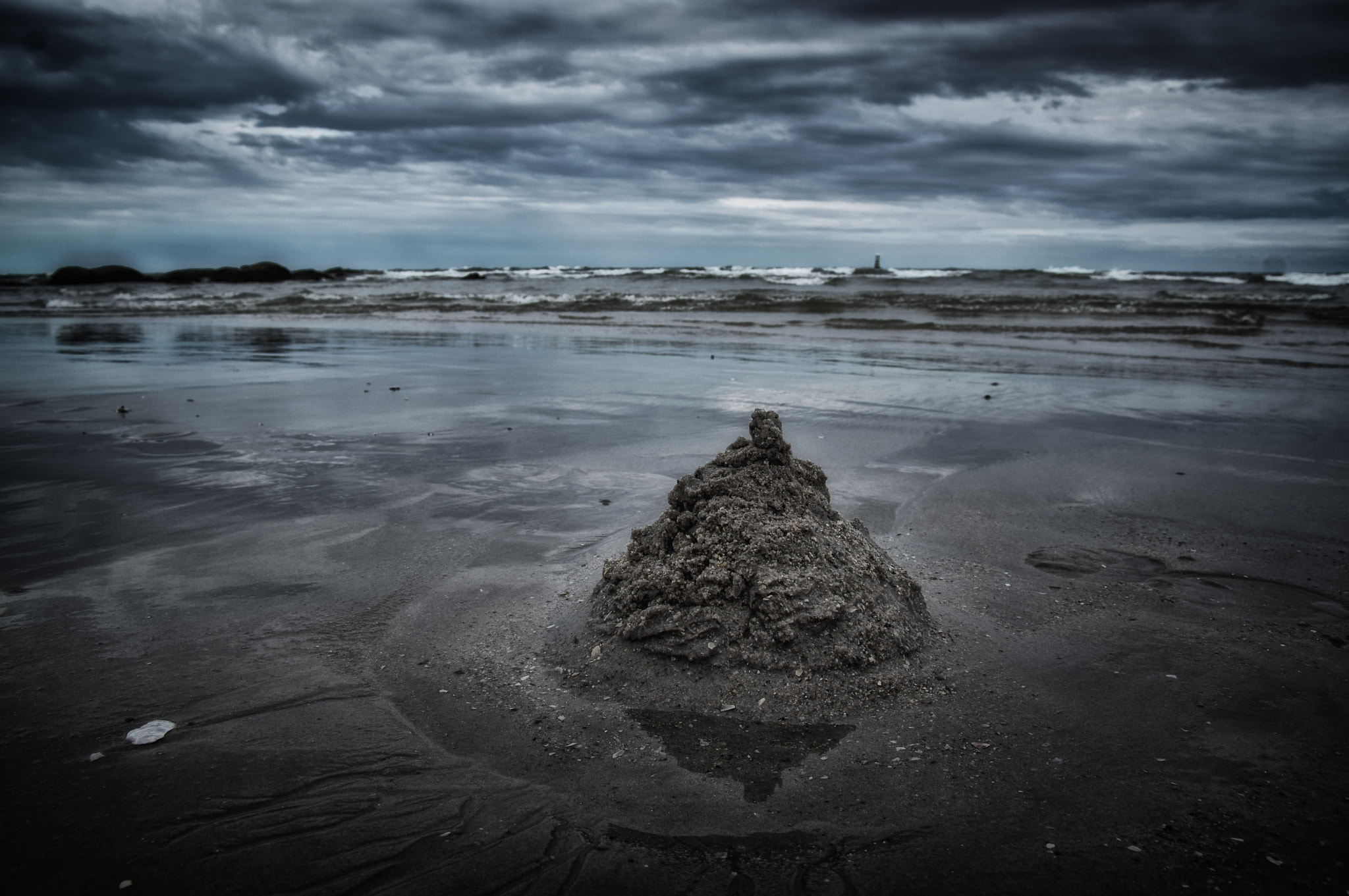 Pentax smc DA* 16-50mm F2.8 ED AL (IF) SDM sample photo. Beach castle photography