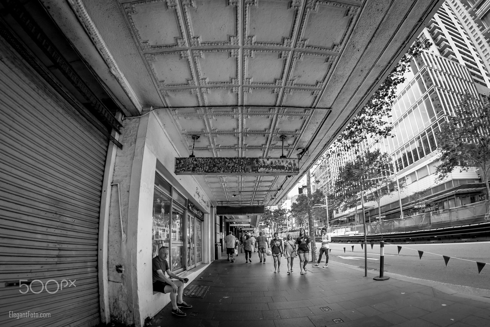 Nikon D5300 + Samyang 8mm F3.5 Aspherical IF MC Fisheye sample photo. The abandon store in town hall (sydney) photography