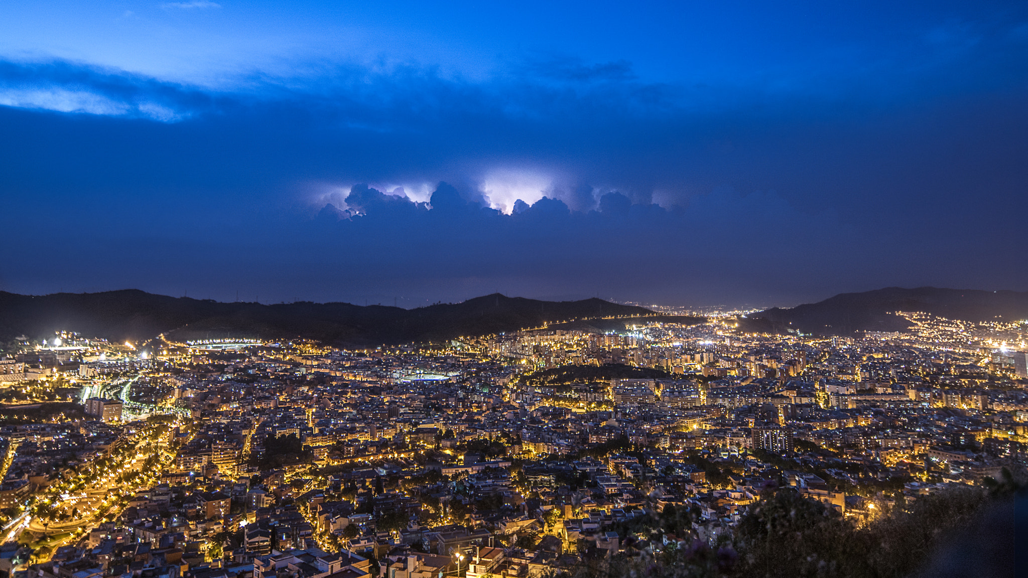 Sony ILCA-77M2 + 20mm F2.8 sample photo. Barcelona photography