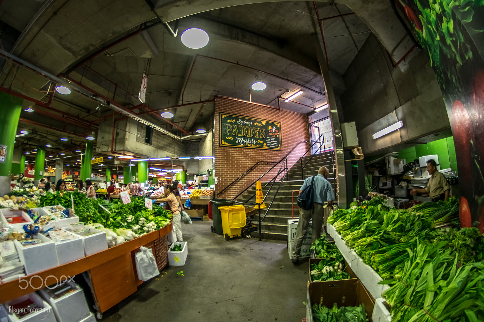 Nikon D5300 + Samyang 8mm F3.5 Aspherical IF MC Fisheye sample photo. Midday market photography