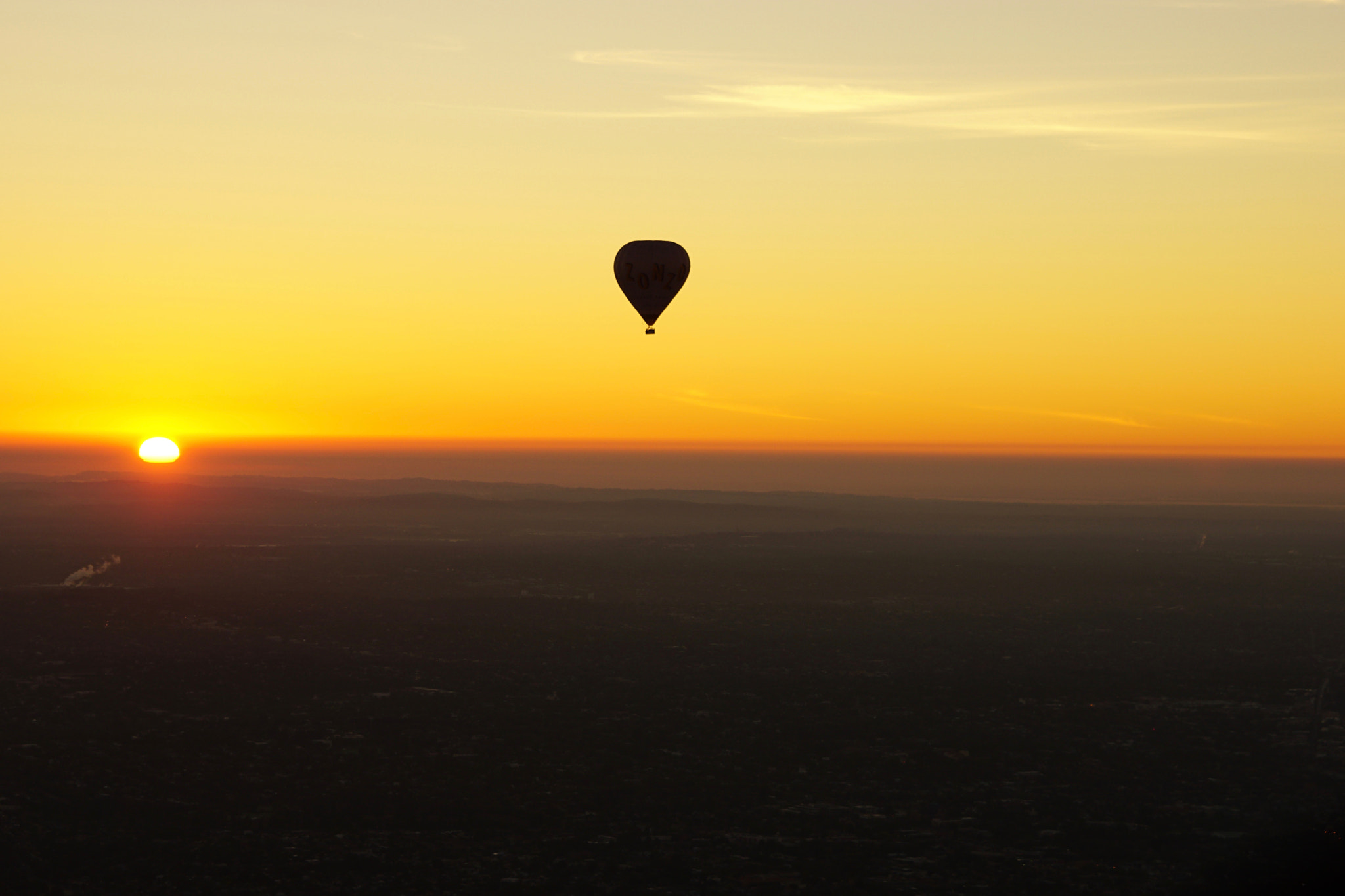 Sony ILCA-77M2 sample photo. Sunrise with a ballon photography