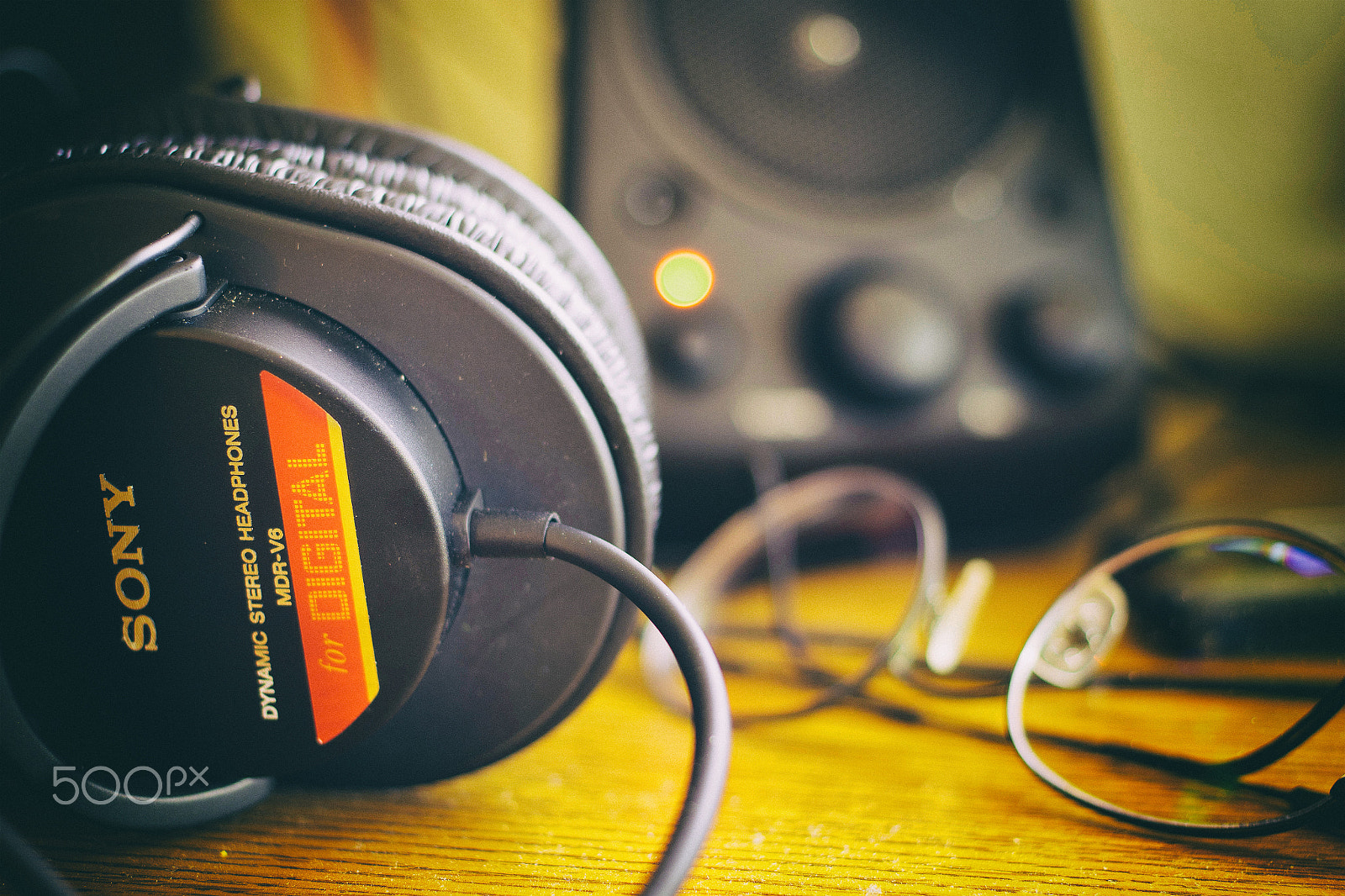 Canon EF 40mm F2.8 STM sample photo. Sound and optics photography