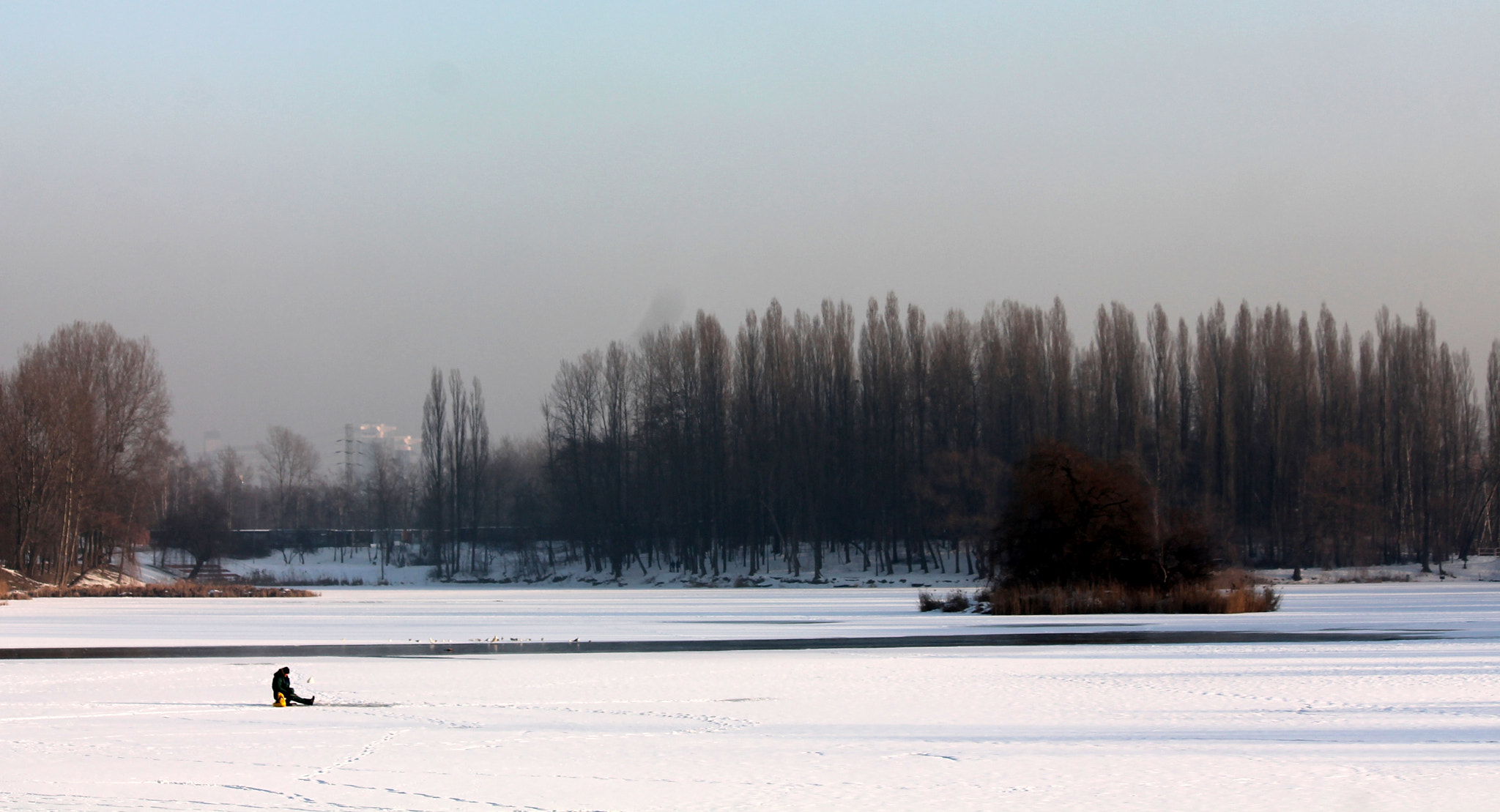 Canon EF-S 55-250mm F4-5.6 IS sample photo. Cold hobby photography
