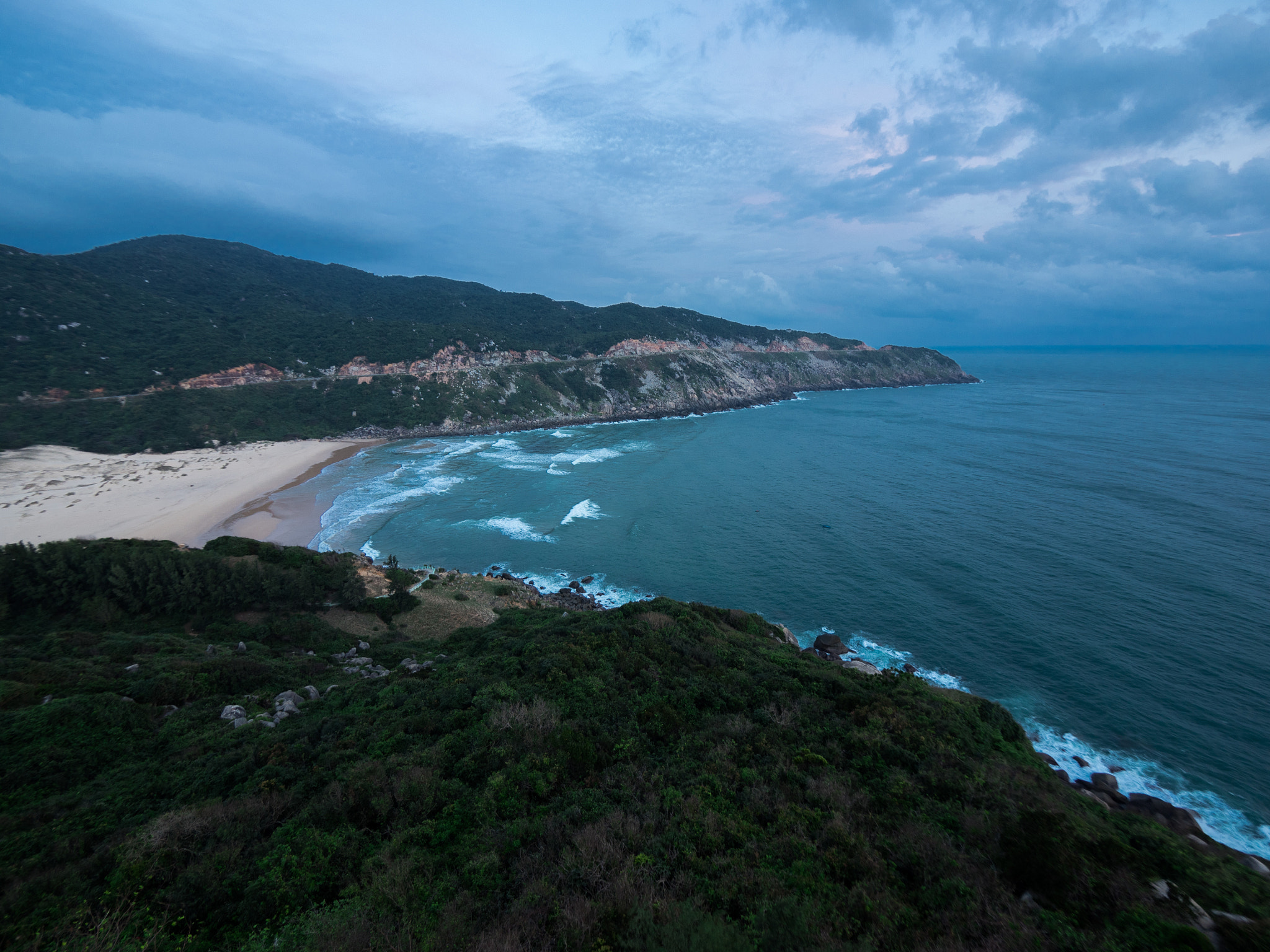 Panasonic Lumix G Vario 7-14mm F4 ASPH sample photo. Sand, mountains and the sea photography