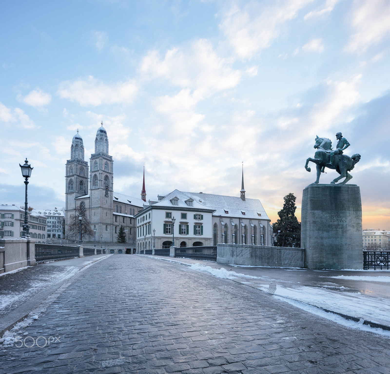 Canon TS-E 24.0mm f/3.5 L II sample photo. Old zurich town, view on river photography